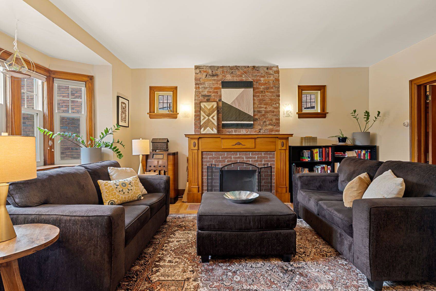 Toronto W02, ON M6P 3E1,96 Evelyn CRES