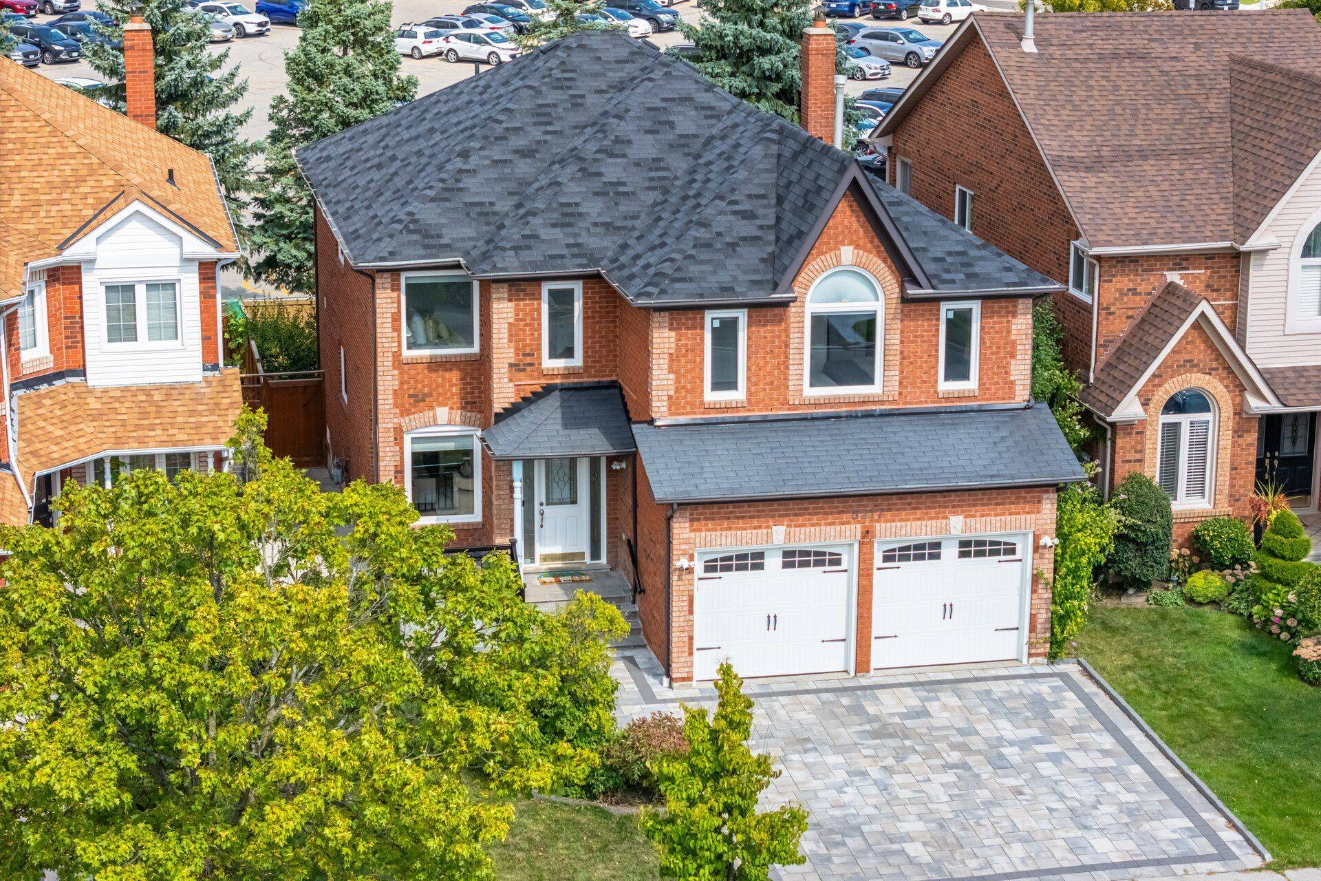 Mississauga, ON L5V 1N7,5217 Fallingbrook DR