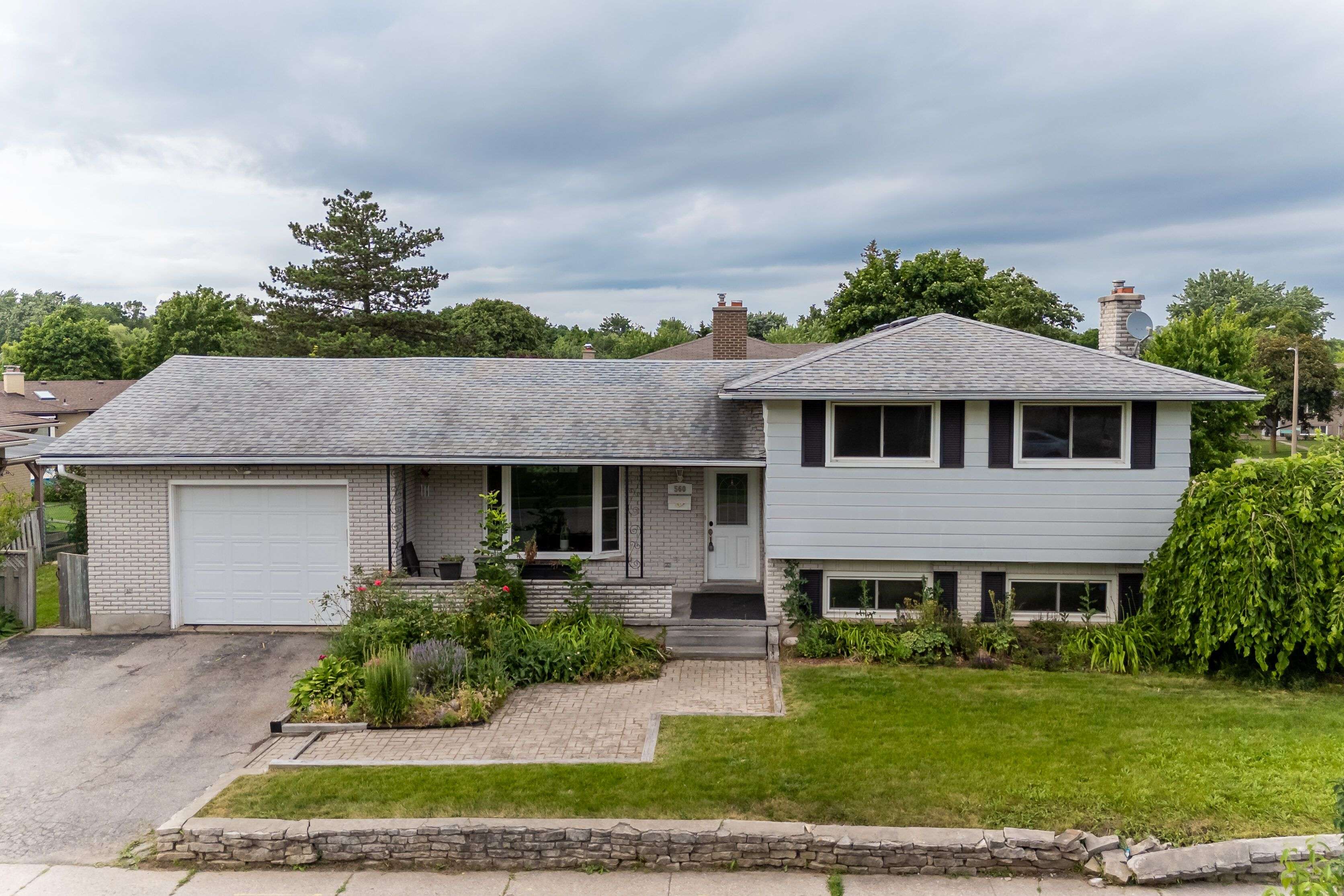 Waterloo, ON N2L 4N1,560 Highpoint AVE