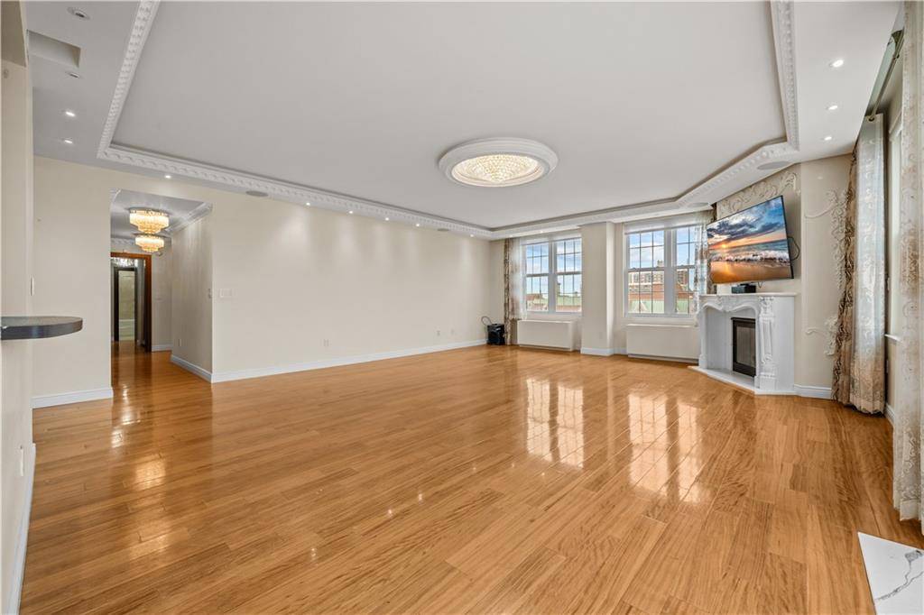 Brooklyn, NY 1125,105 Oceana DR East #PH1D