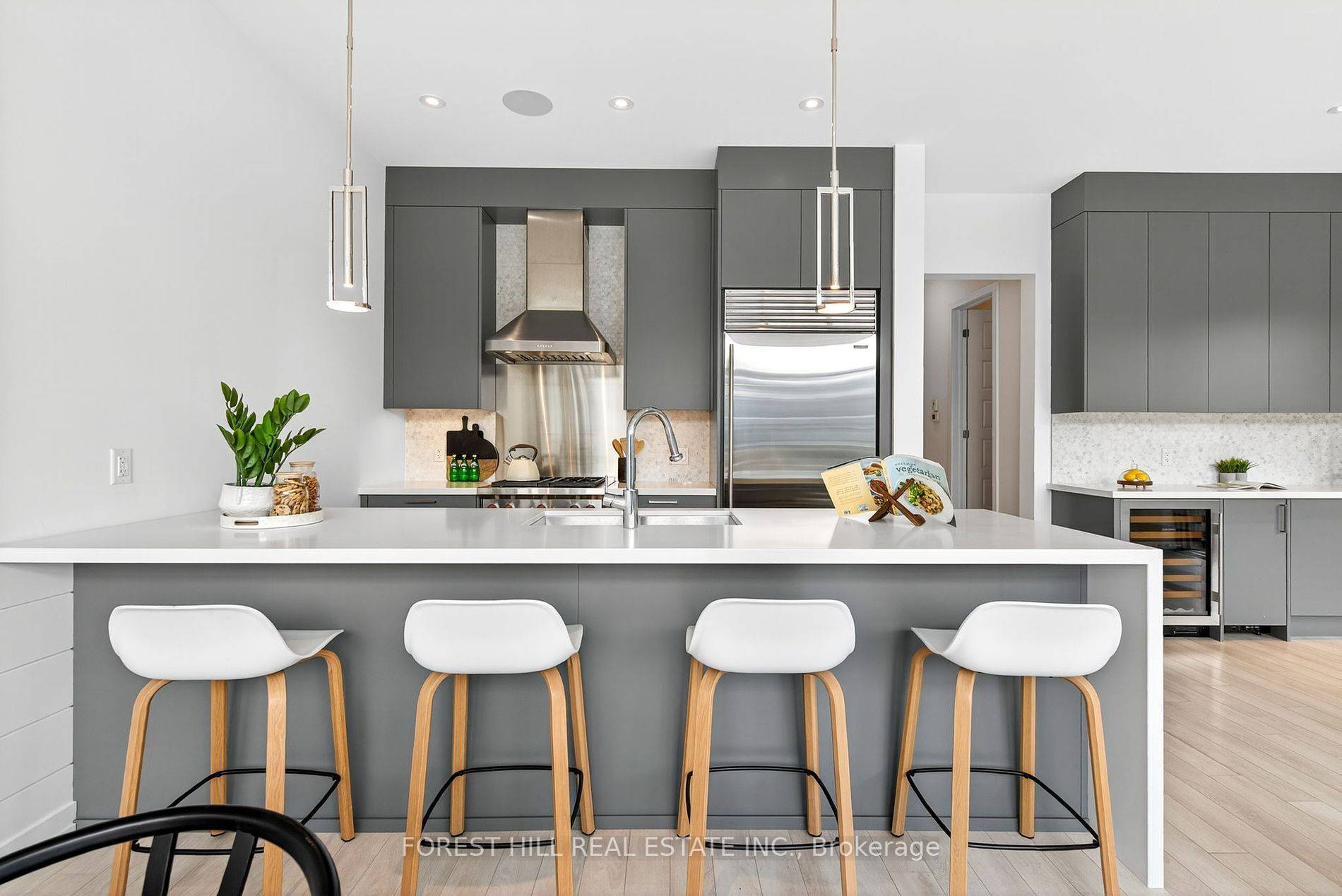 Innisfil, ON L9S 0N6,3756 Ferretti CT