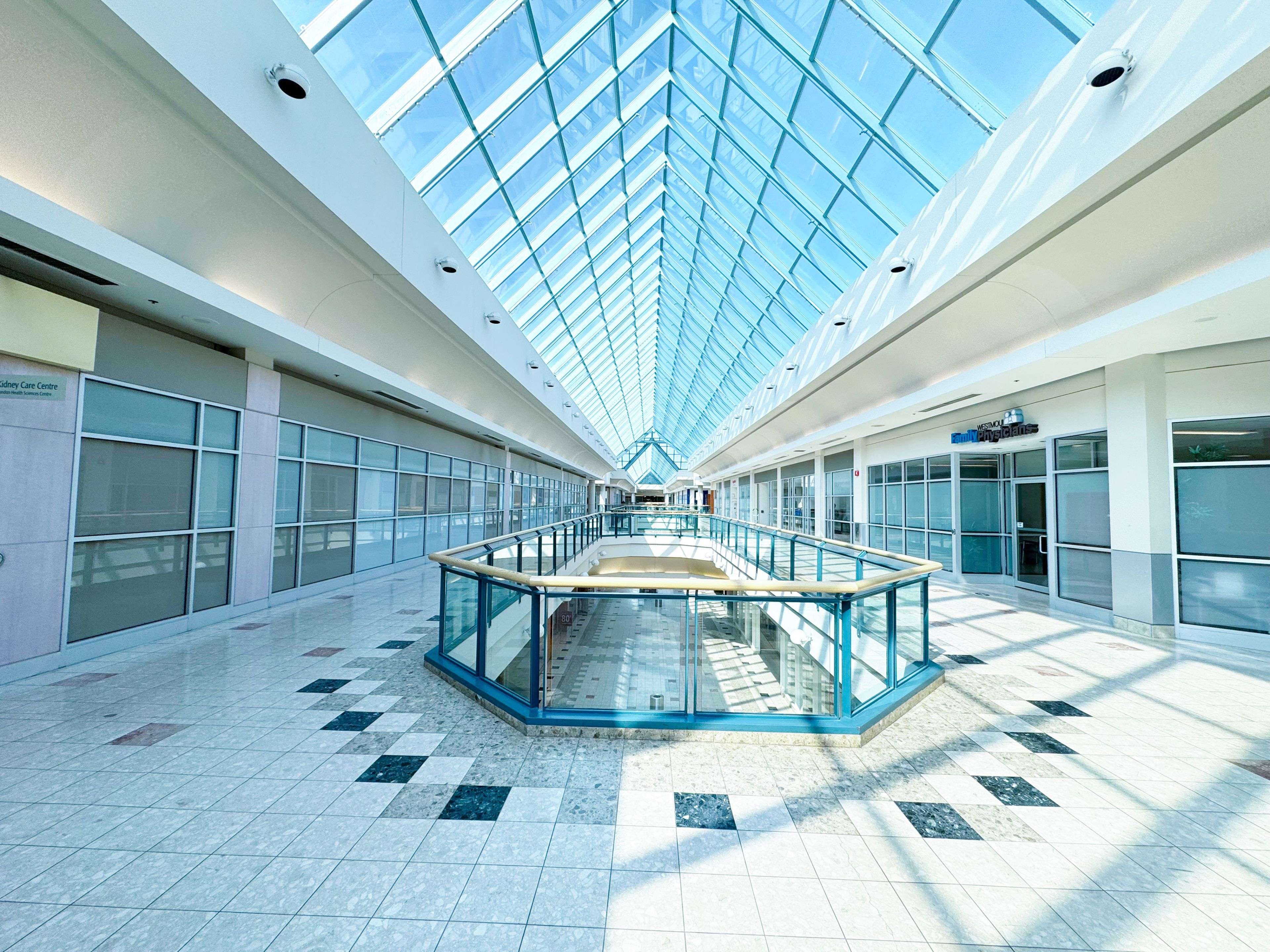 London South, ON N6K 1M6,785 Wonderland RD S #Unit J15