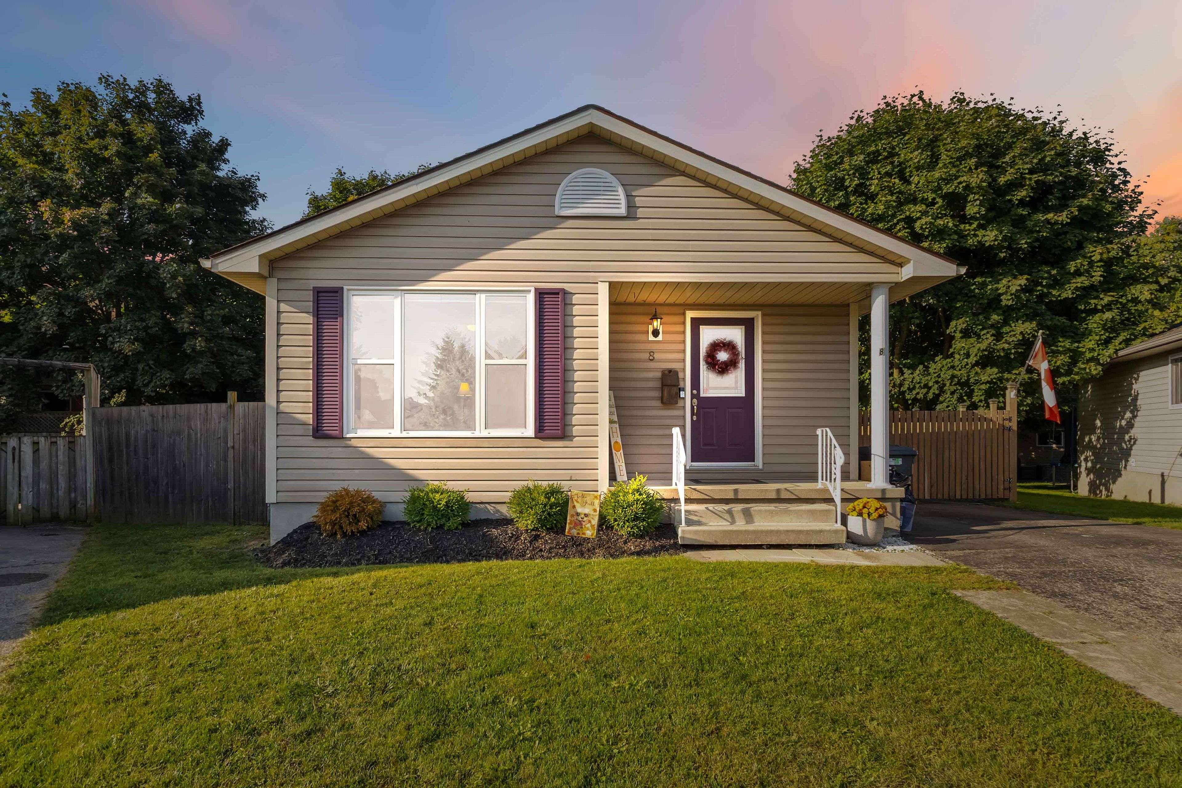 Aylmer, ON N5H 3G6,8 Grace CT