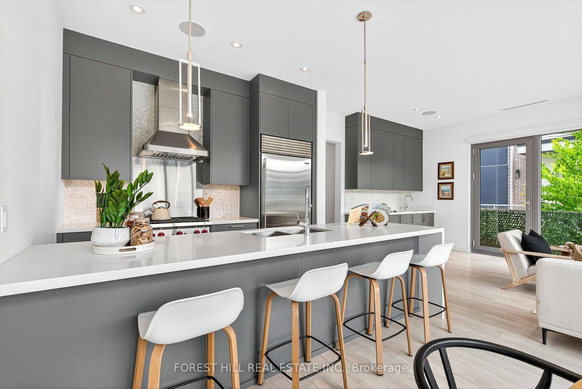 Innisfil, ON L9S 0N6,3756 Ferretti CT