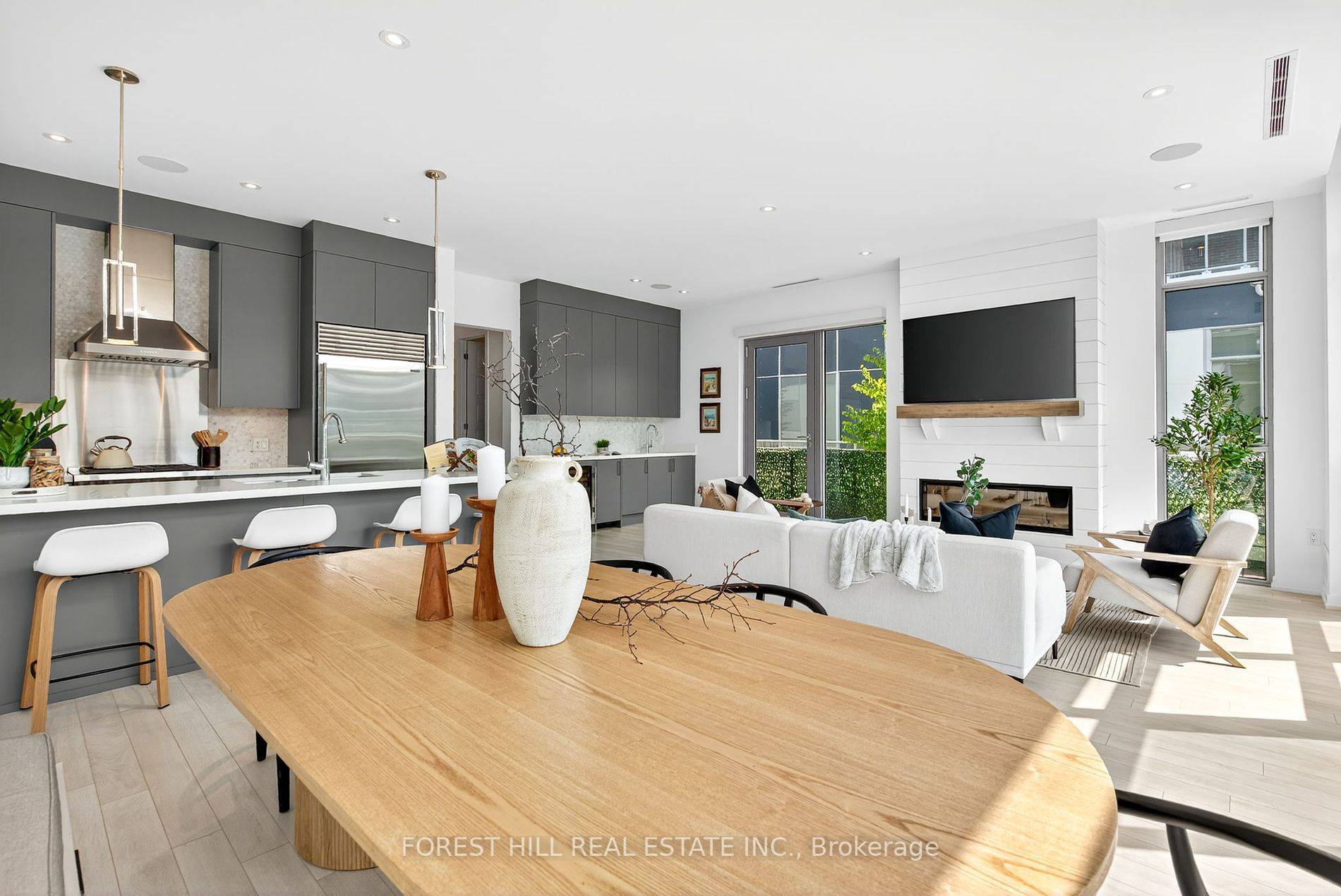 Innisfil, ON L9S 0N6,3756 Ferretti CT