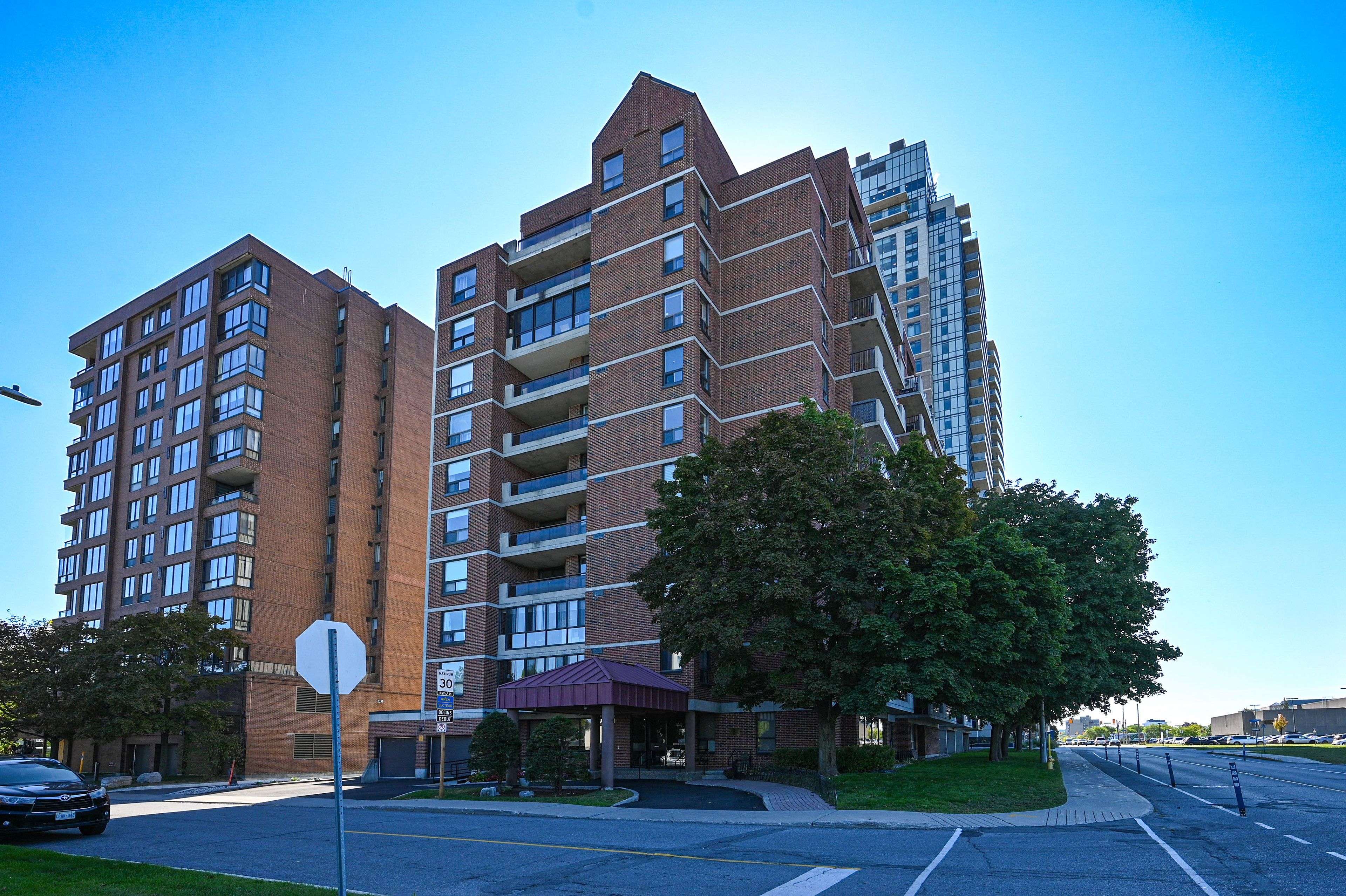 West Centre Town, ON K1Y 4P7,50 Emmerson AVE #501