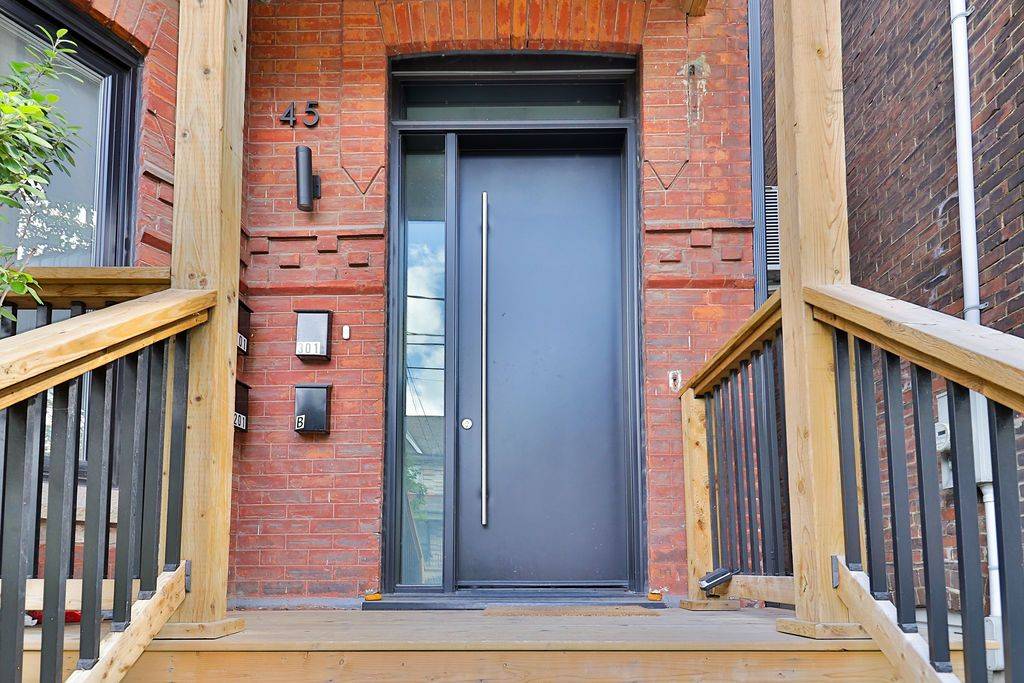 Toronto W01, ON M6K 2K9,45 Brock AVE