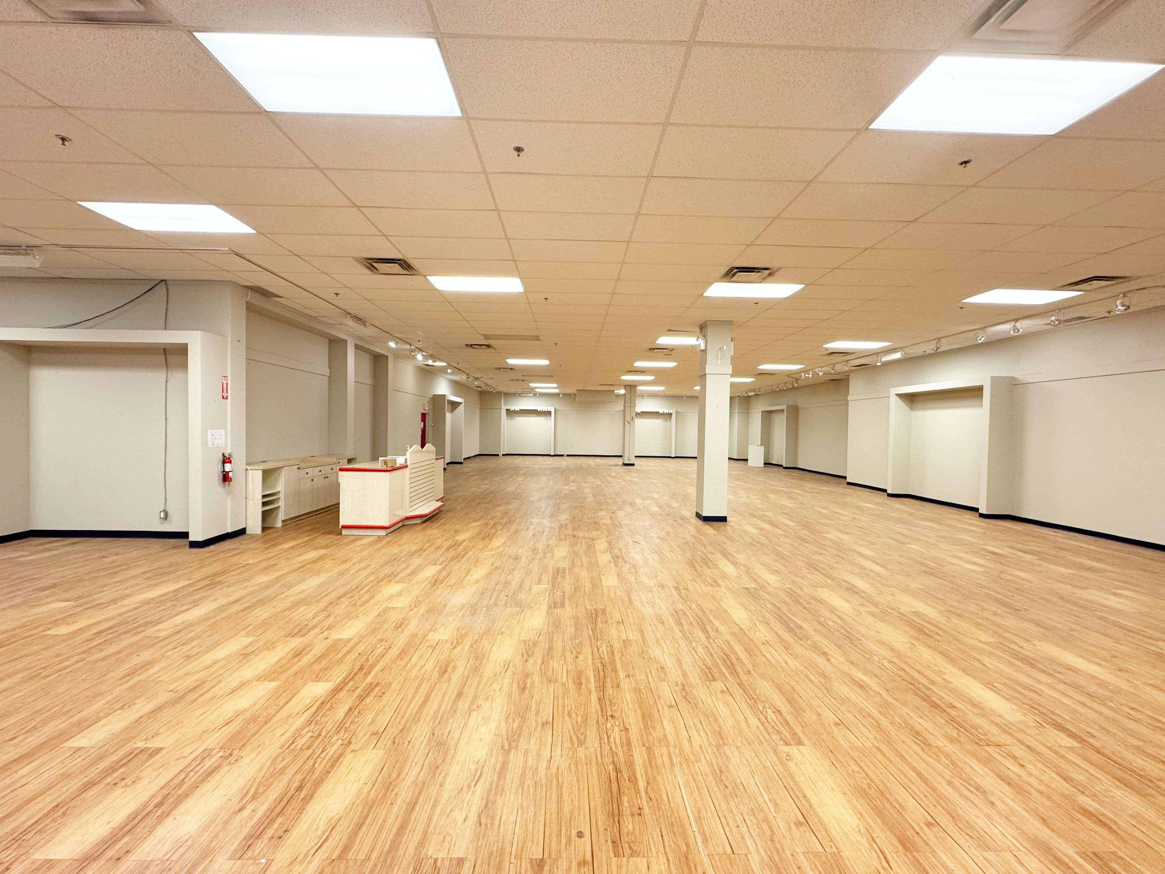 London South, ON N6K 1M6,785 Wonderland RD S #Unit J16