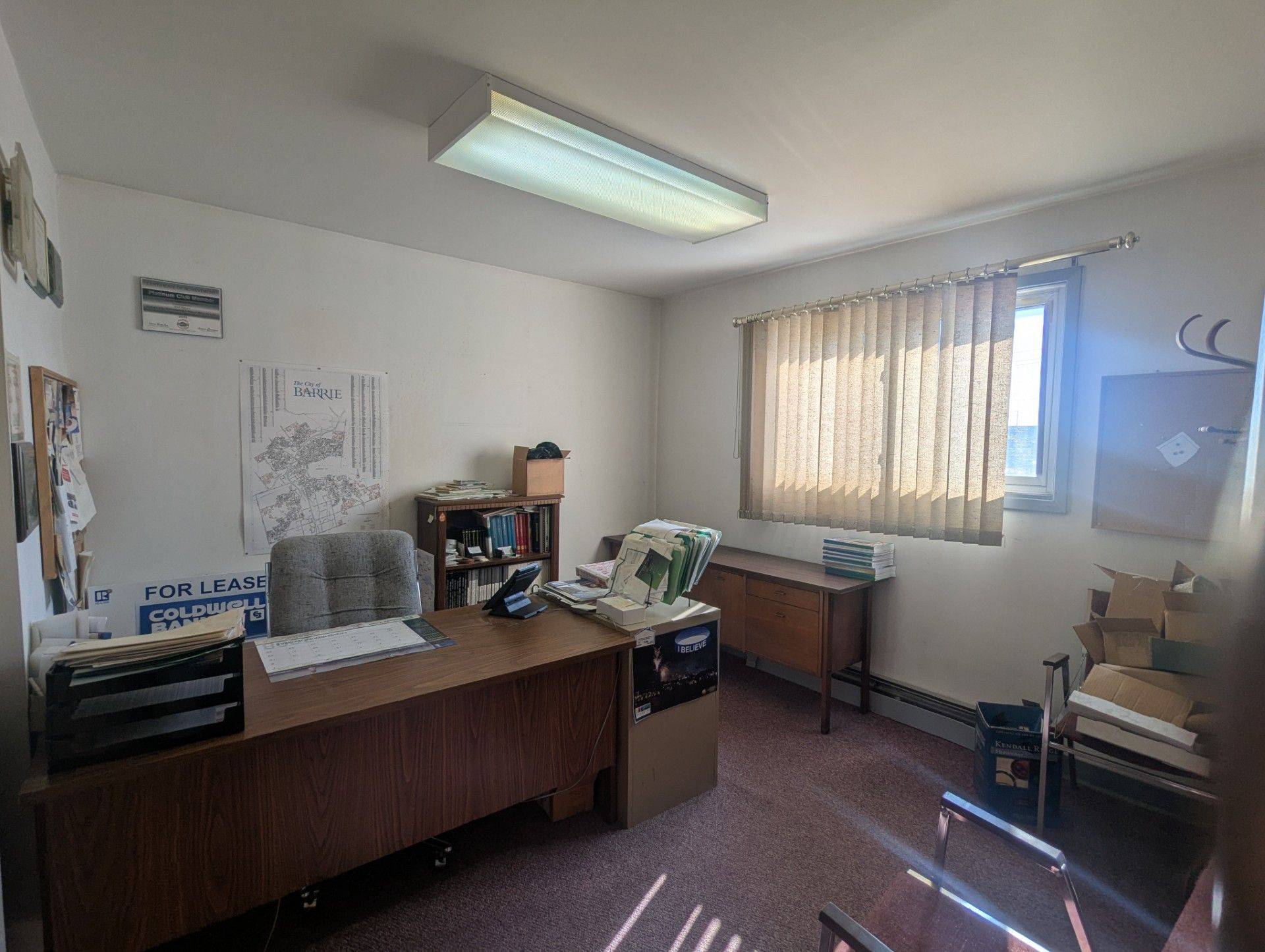 Barrie, ON L4N 1B9,284 Dunlop ST W #Upper - B