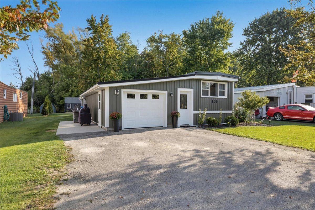 Perth East, ON N5A 6S6,138 Ash ST