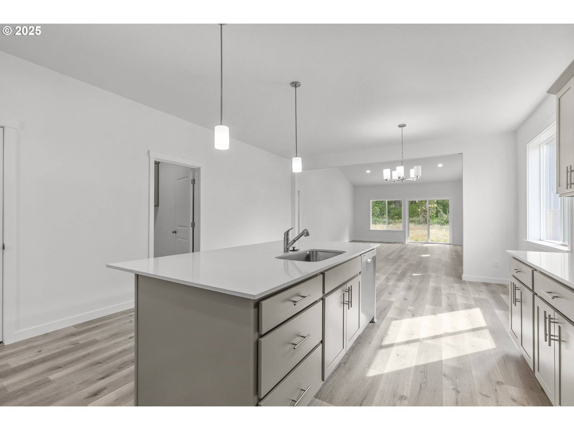 Silverton, OR 97381,702 Tigerlily ST