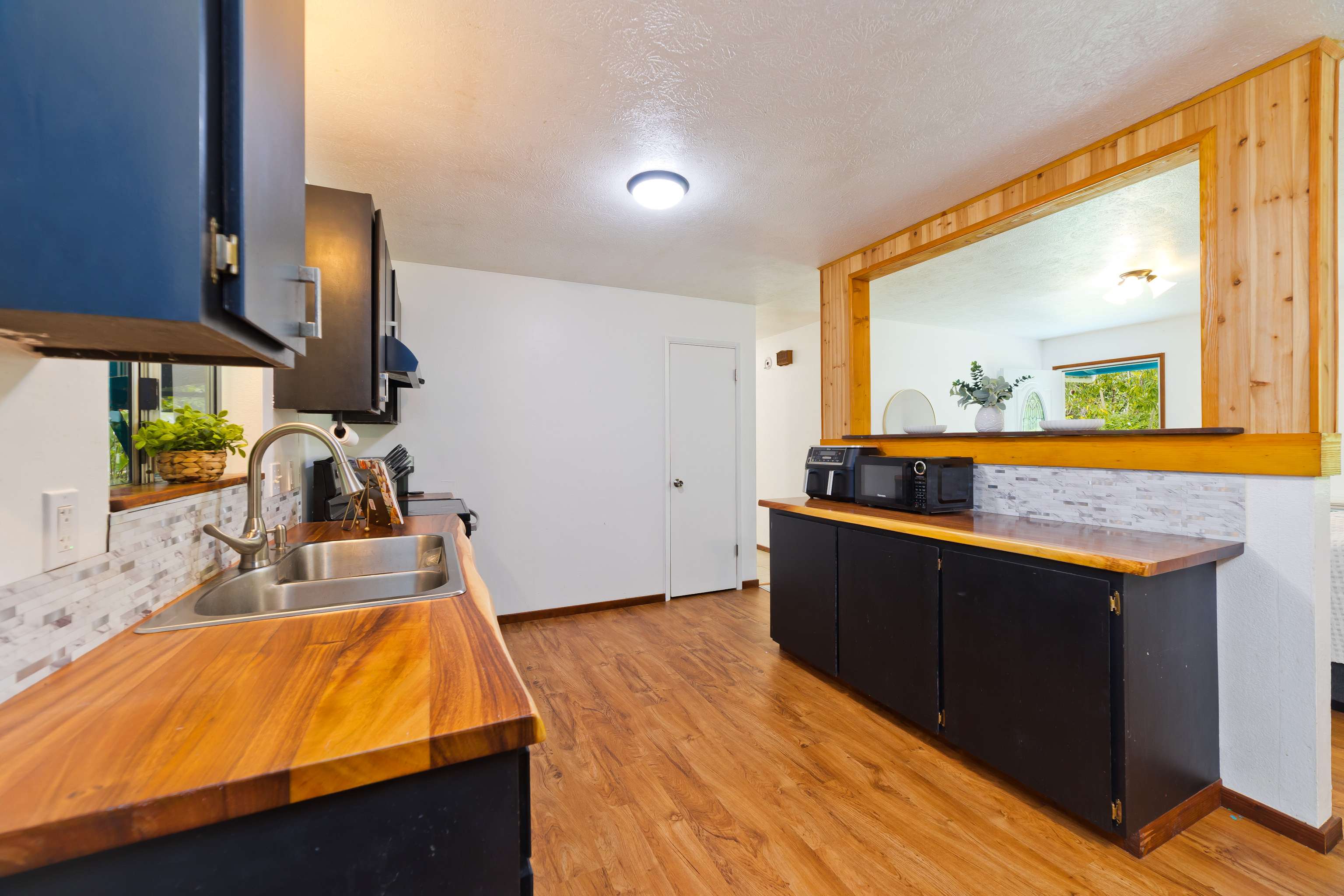 Pahoa, HI 96778,15-2689 ONO ST