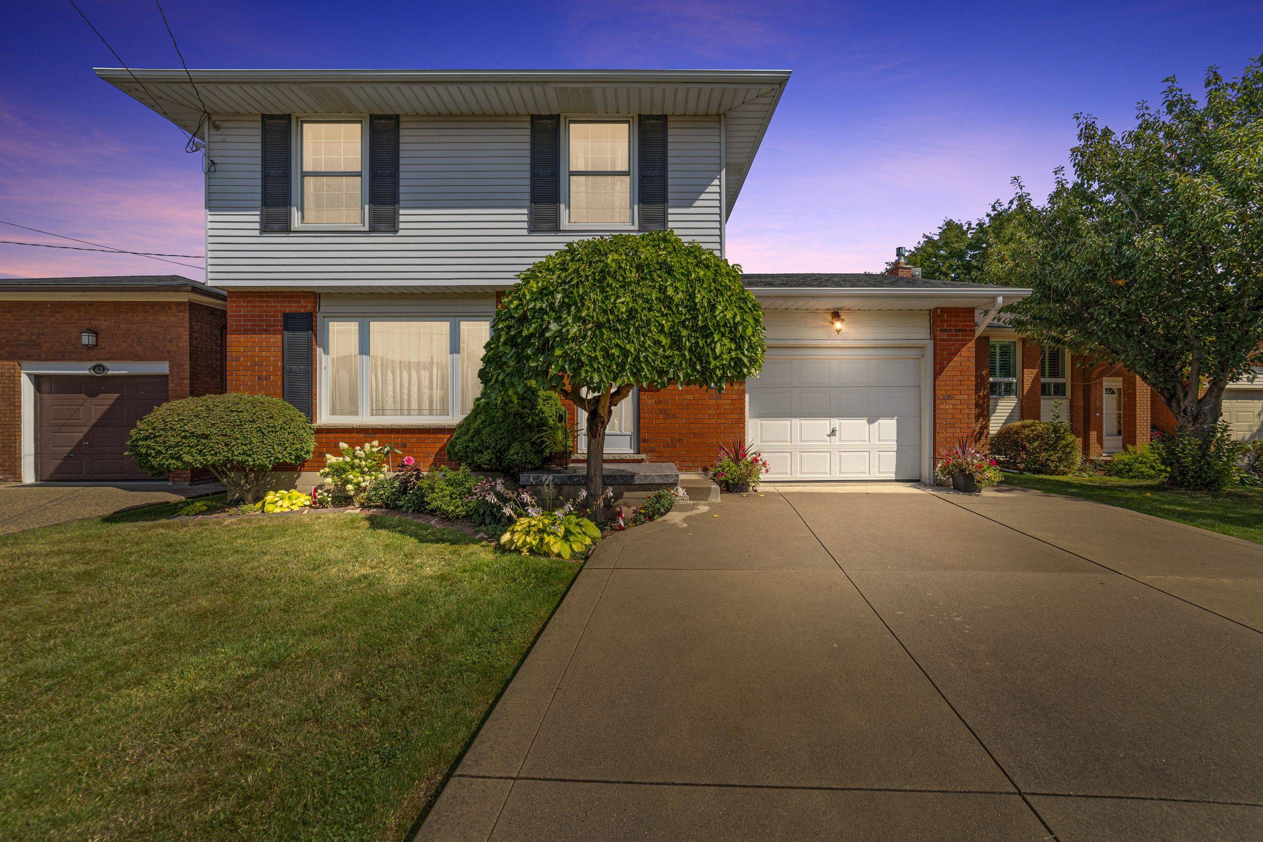 Hamilton, ON L8W 1S7,47 Leaway AVE