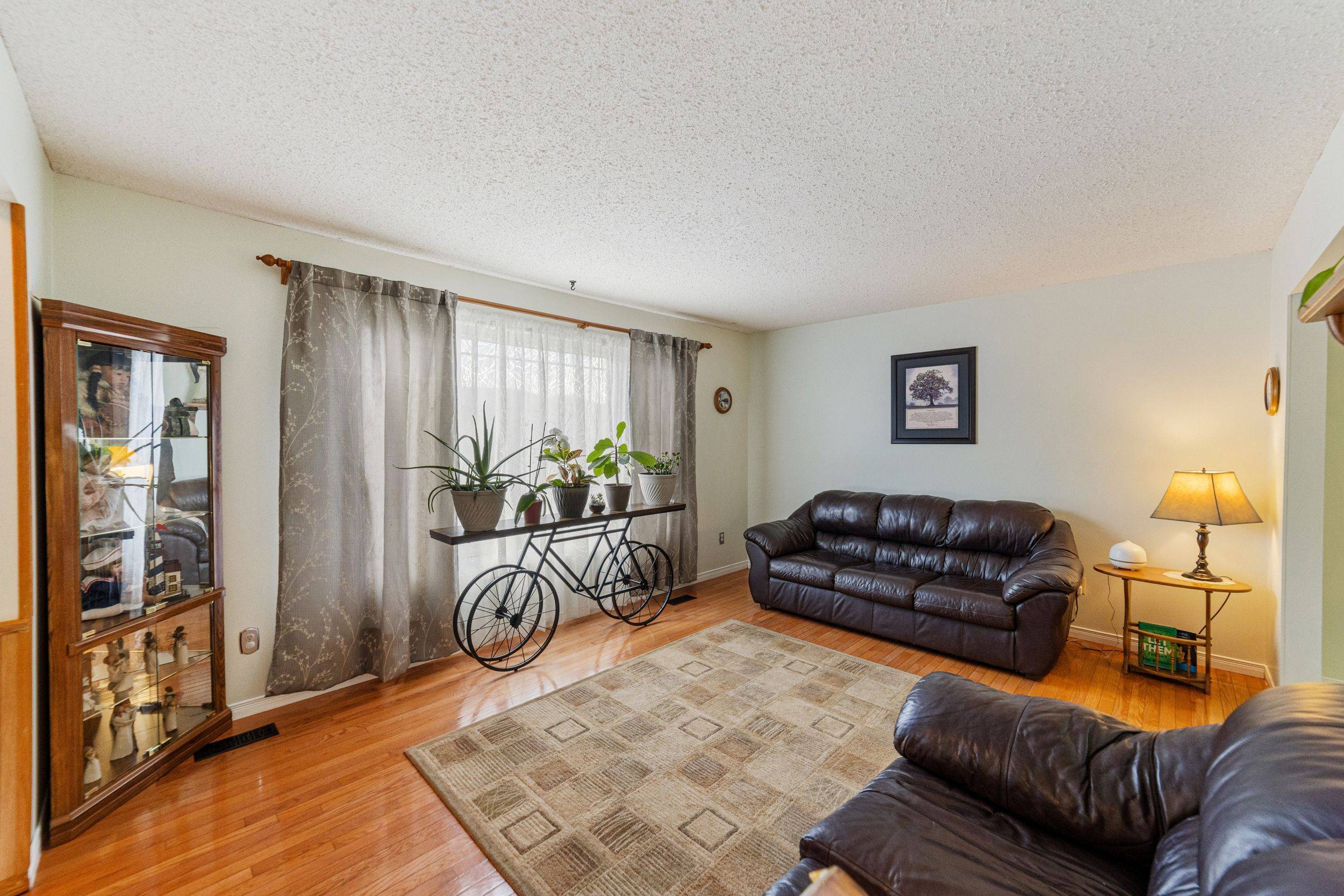 Hamilton, ON L8W 1S7,47 Leaway AVE