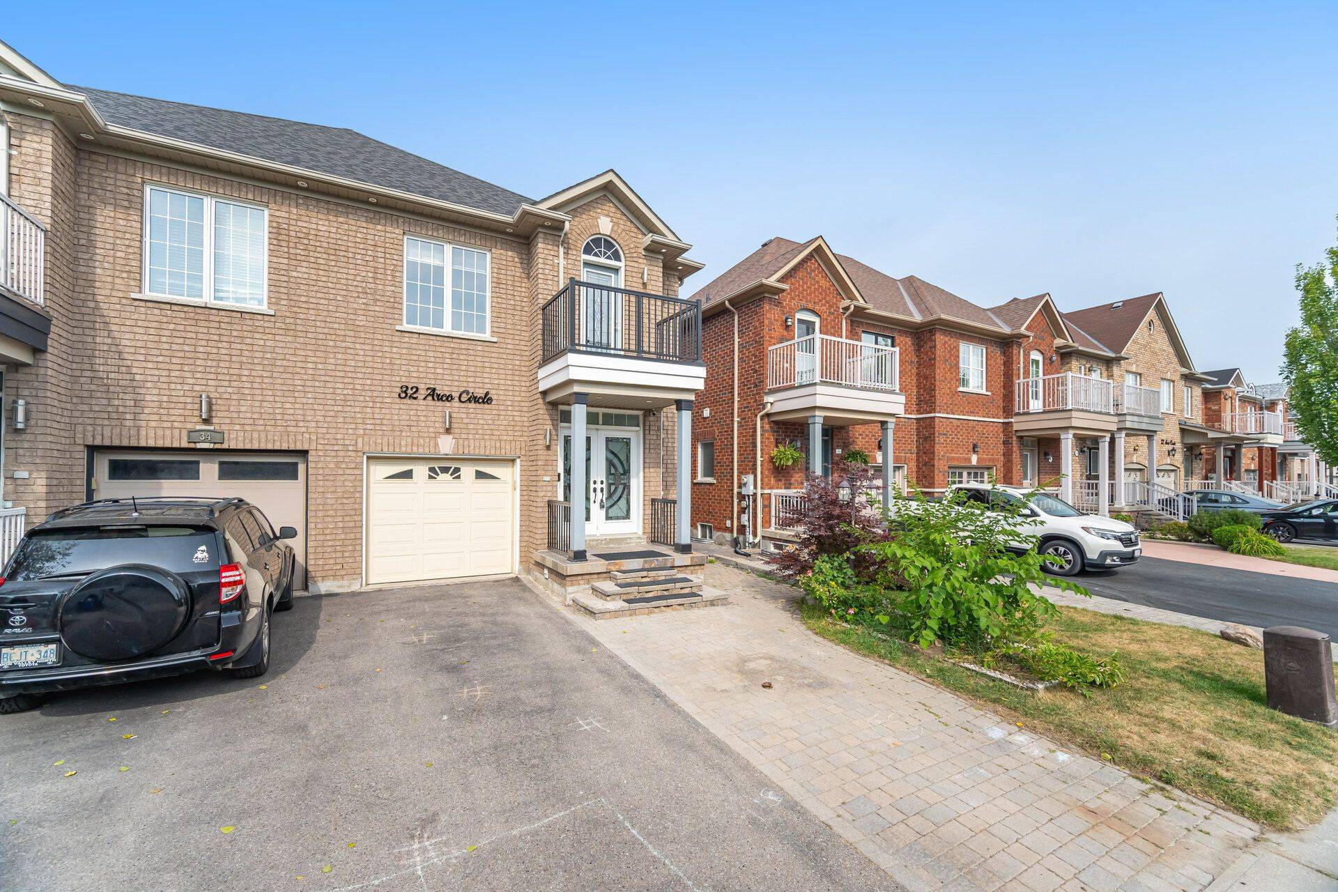 Vaughan, ON L6A 3Z7,32 Arco CIR