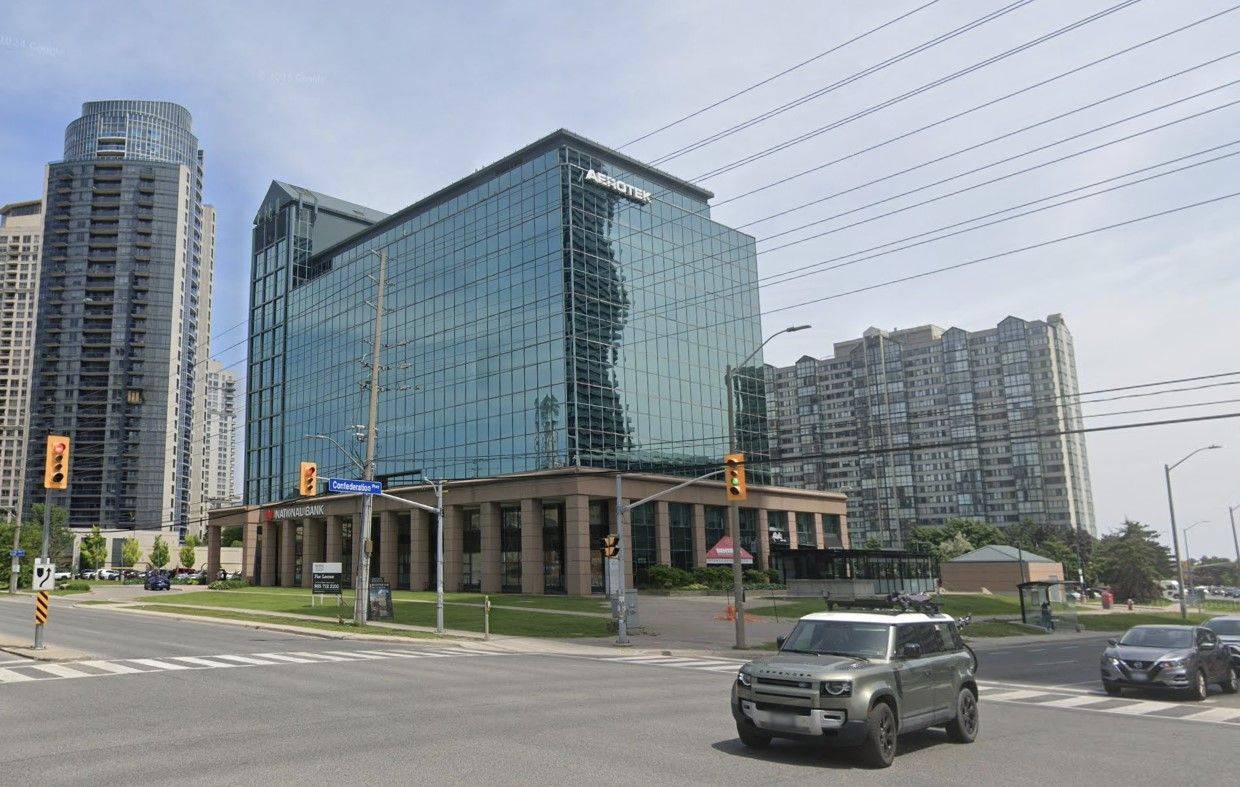 Mississauga, ON L5B 3J1,350 Burnhamthorpe RD W #200-22