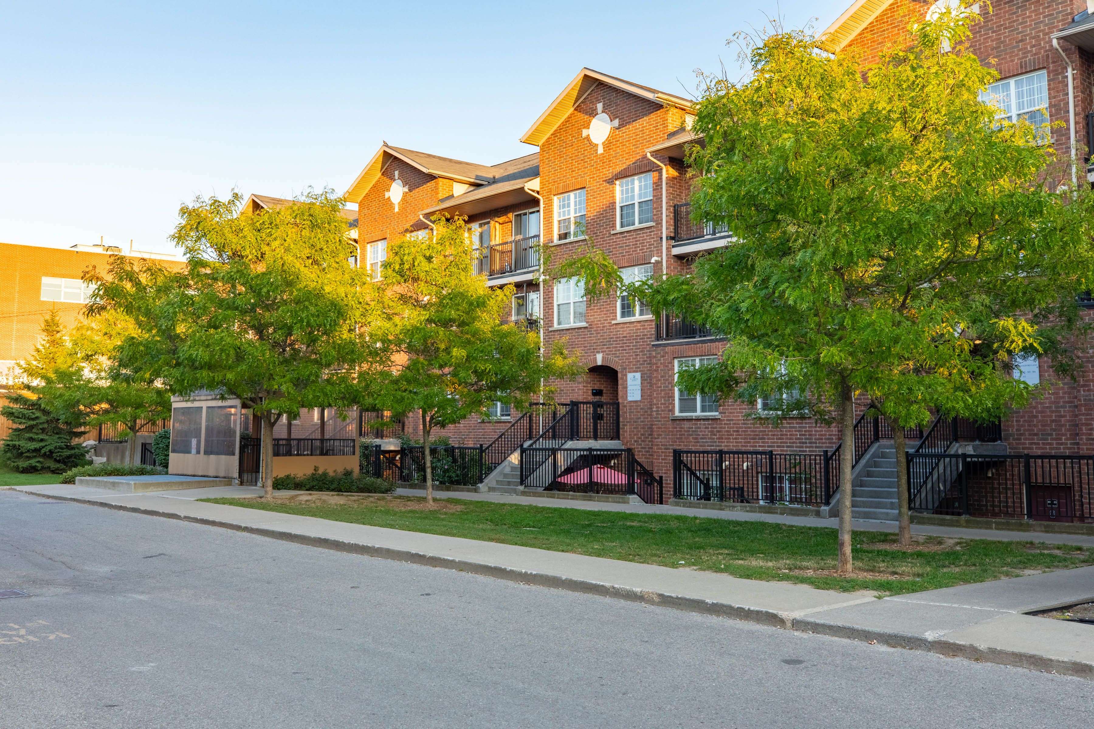 Toronto E04, ON M1L 0E5,45 Strangford LN #309