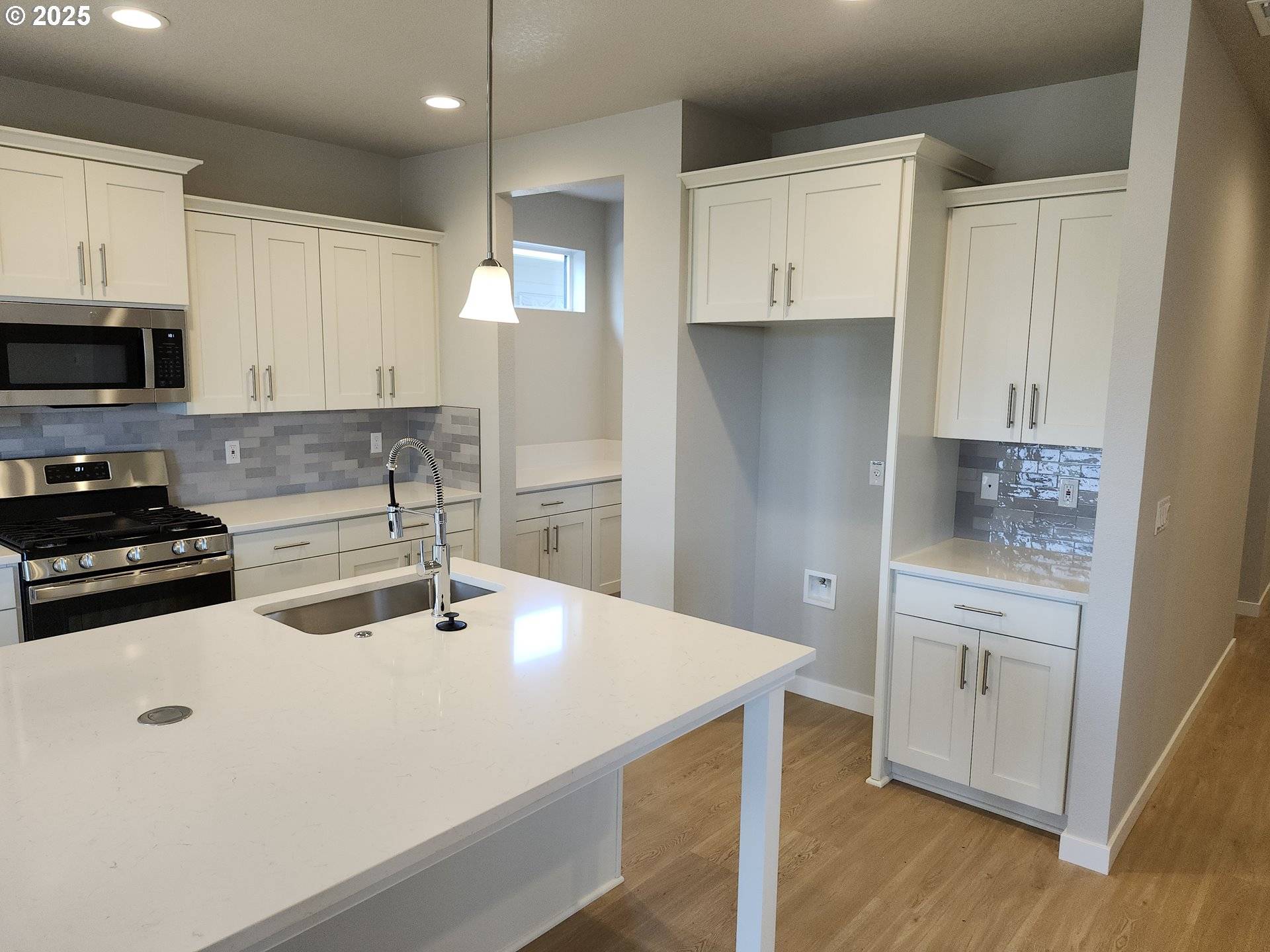 Woodburn, OR 97071,3096 Olympic ST #15