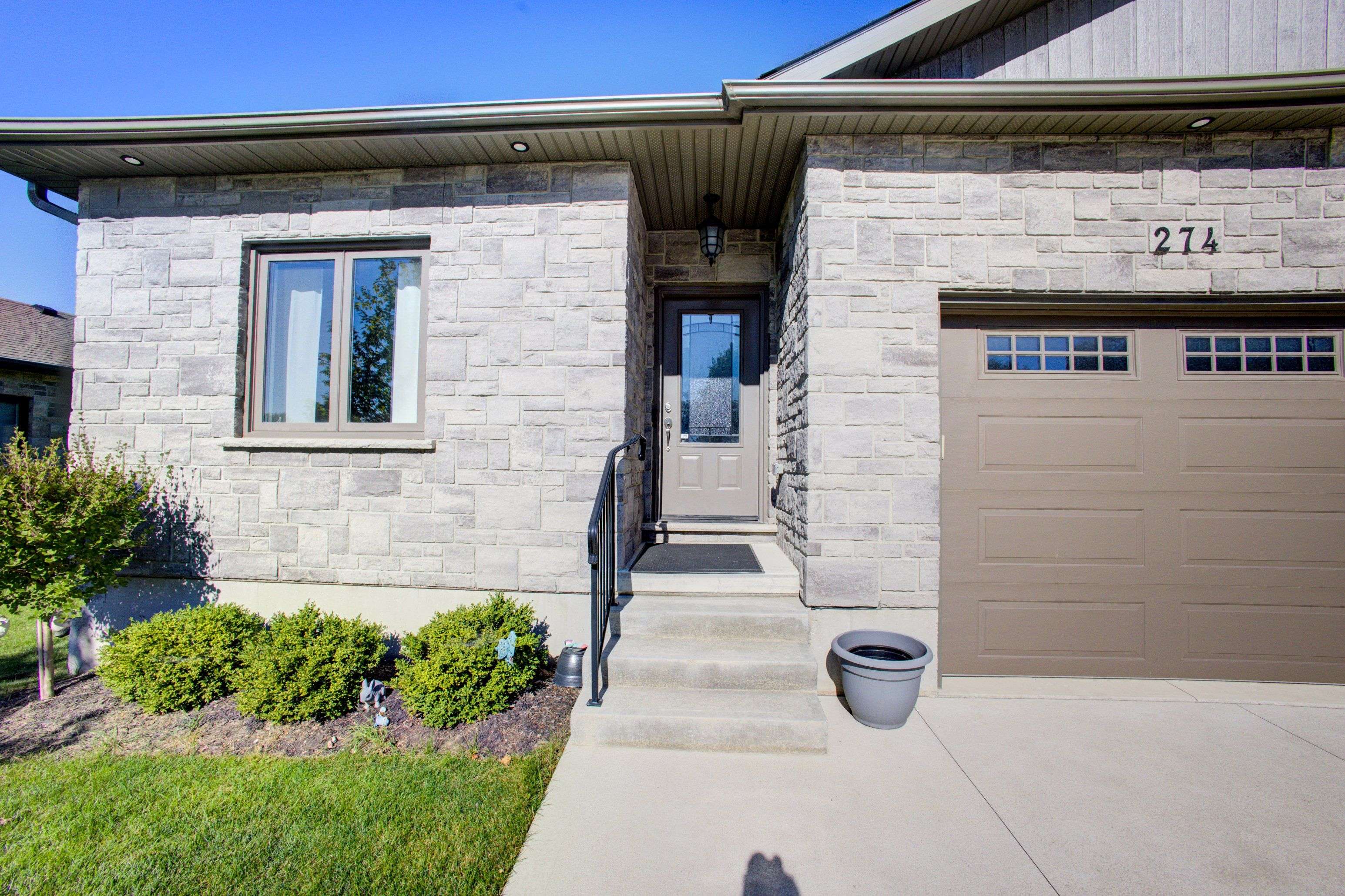 North Perth, ON N0G 1B0,274 Mccourt PL