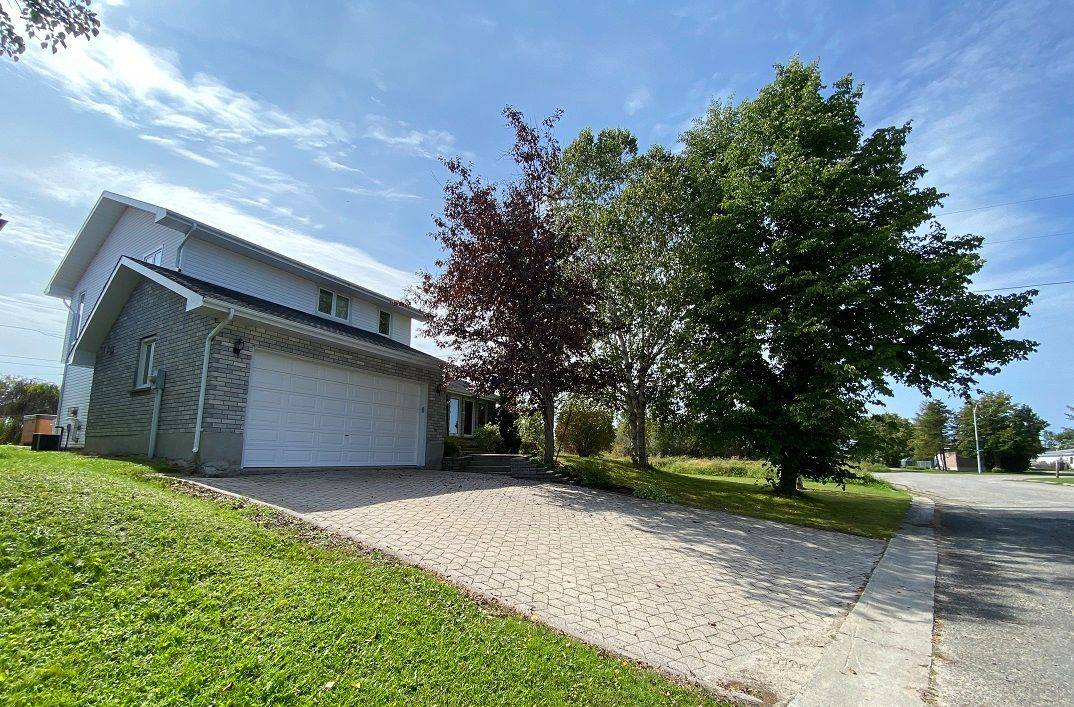 Iroquois Falls, ON P0K 1E0,2 Poplar CRES