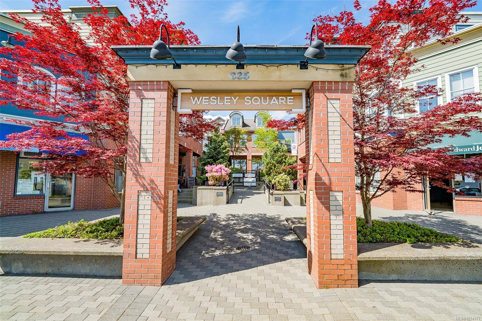 Nanaimo, BC V9R 2T5,335 Wesley St #208