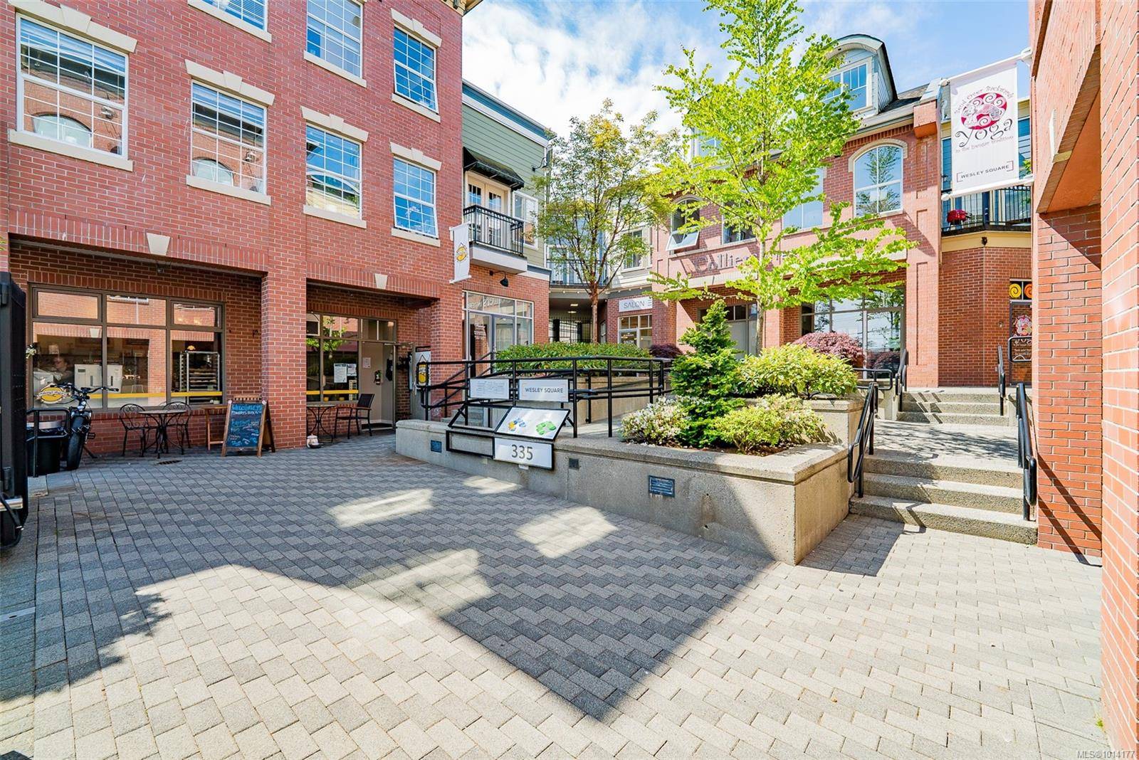 Nanaimo, BC V9R 2T5,335 Wesley St #208