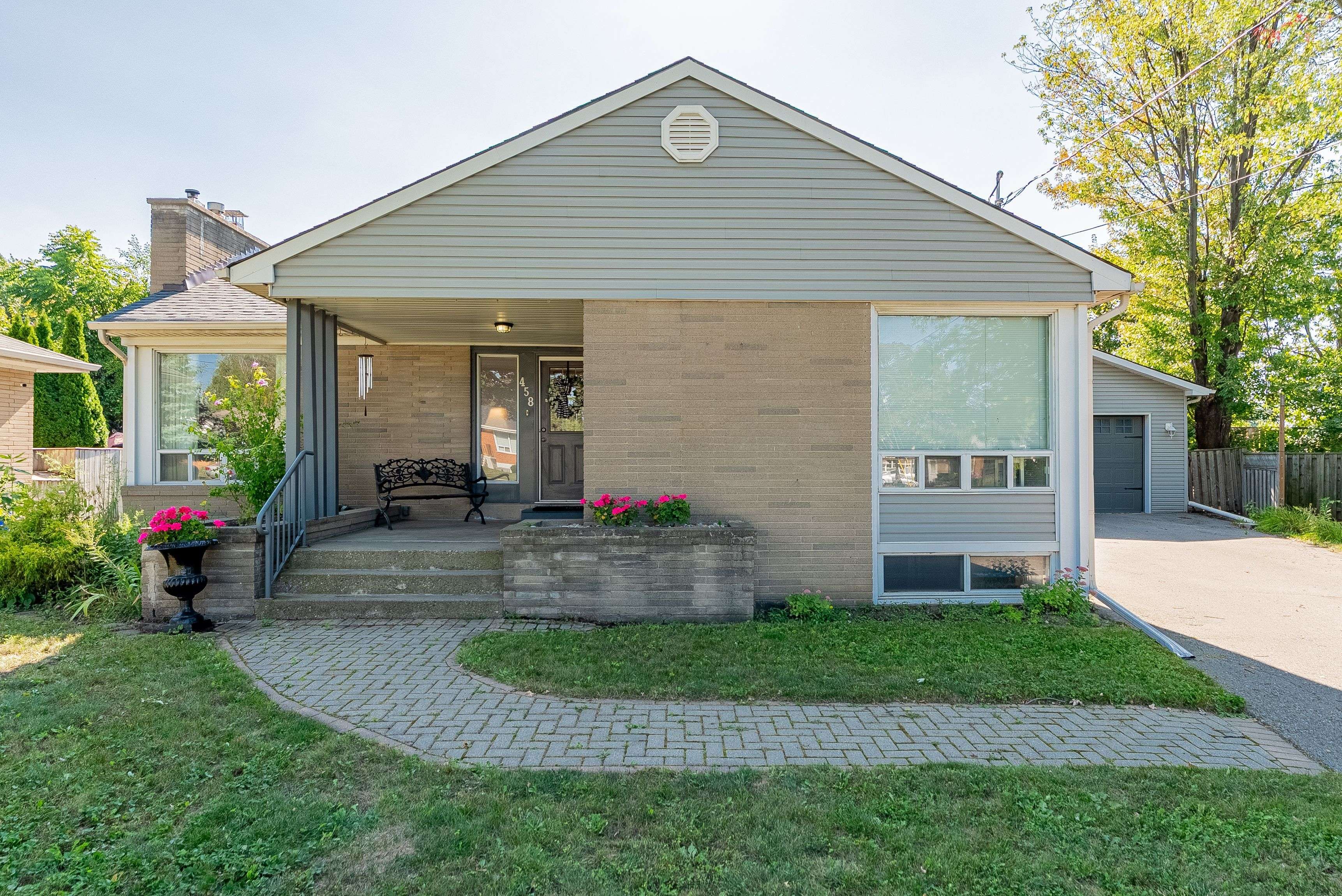 Milton, ON L9T 1X8,458 Kingsleigh CT