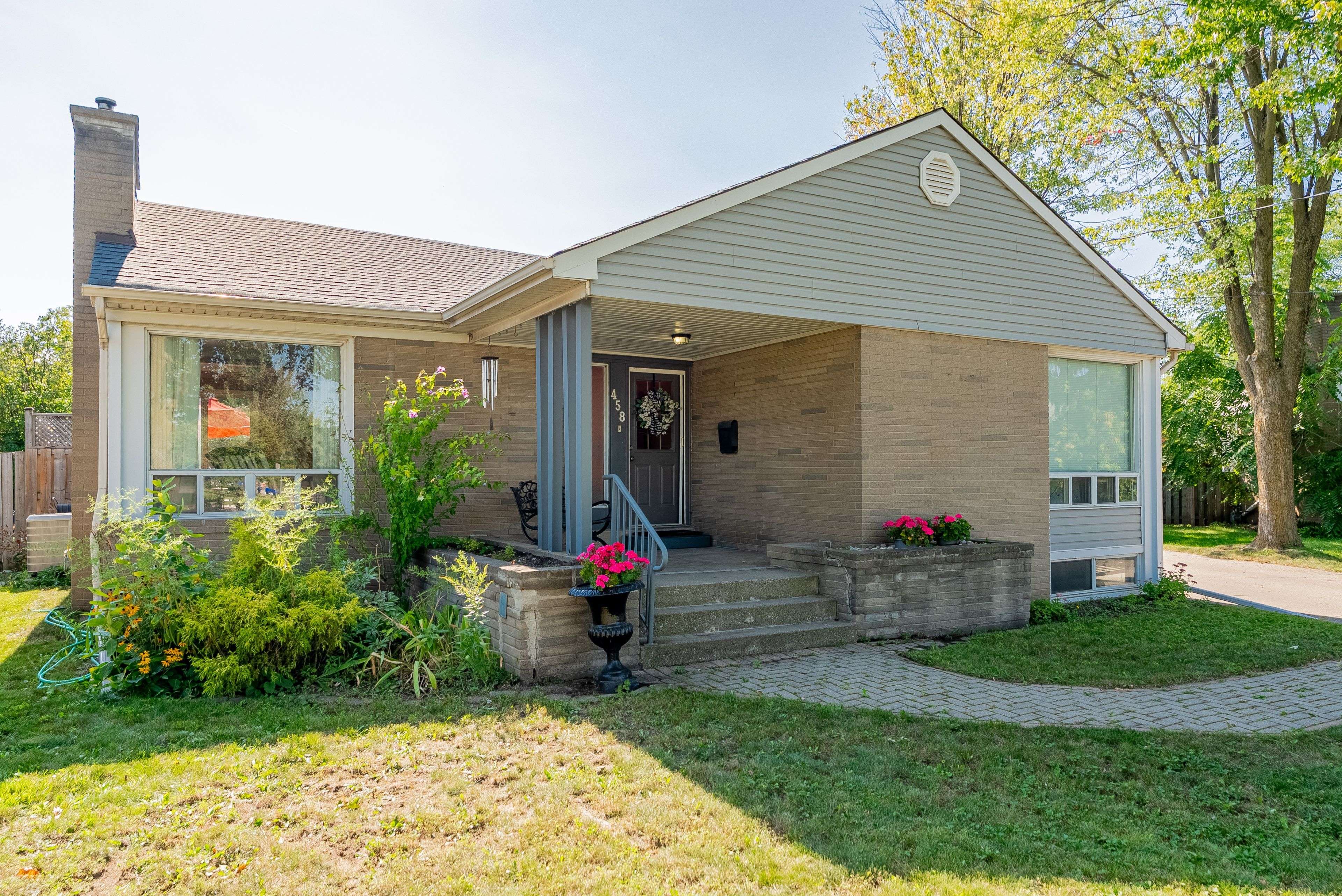 Milton, ON L9T 1X8,458 Kingsleigh CT