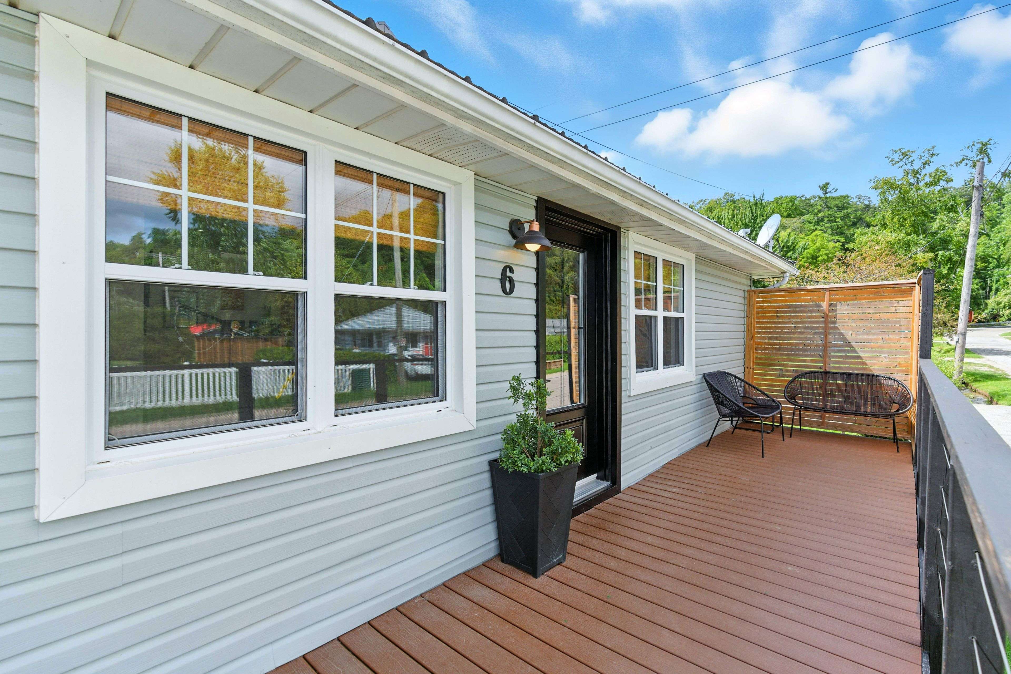 Norfolk, ON N0E 1W0,6 Old Hill RD