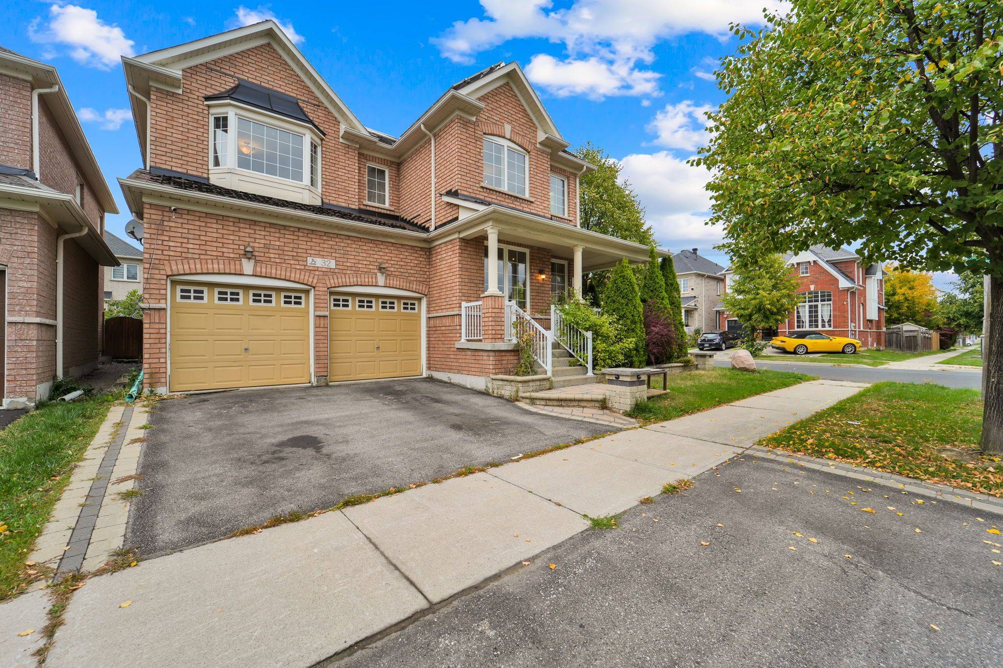 Markham, ON L6B 0C6,32 Hislop DR