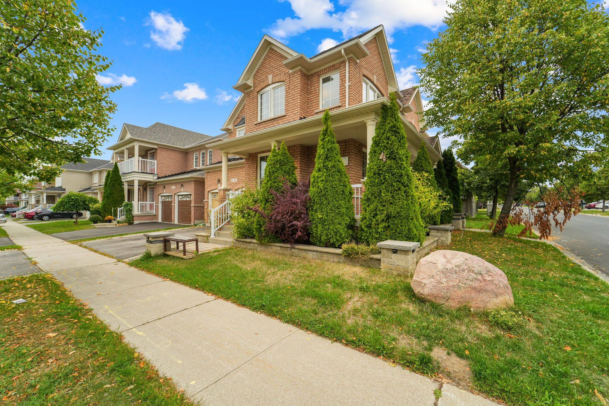 Markham, ON L6B 0C6,32 Hislop DR