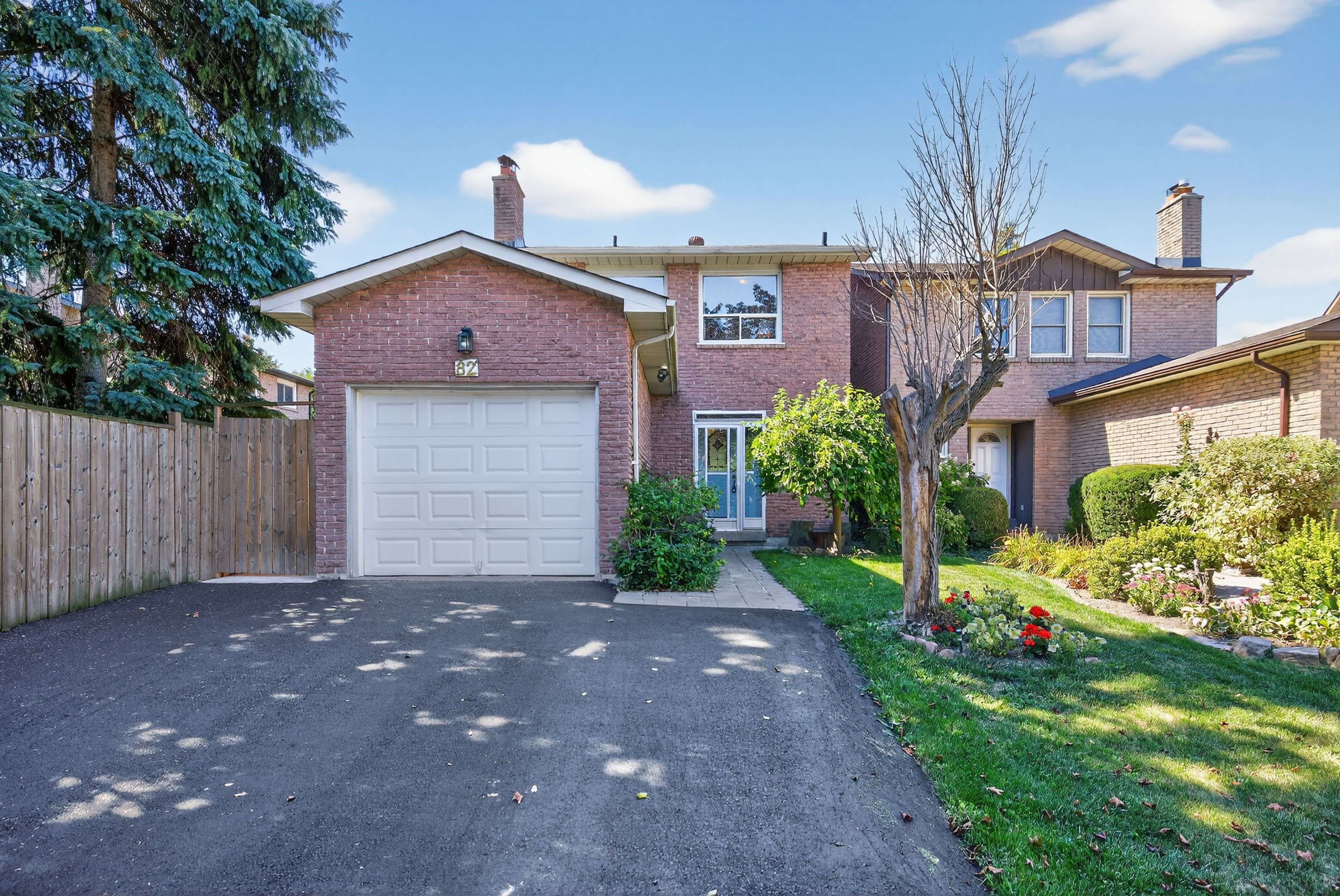 Markham, ON L3T 5K2,82 Lilac AVE