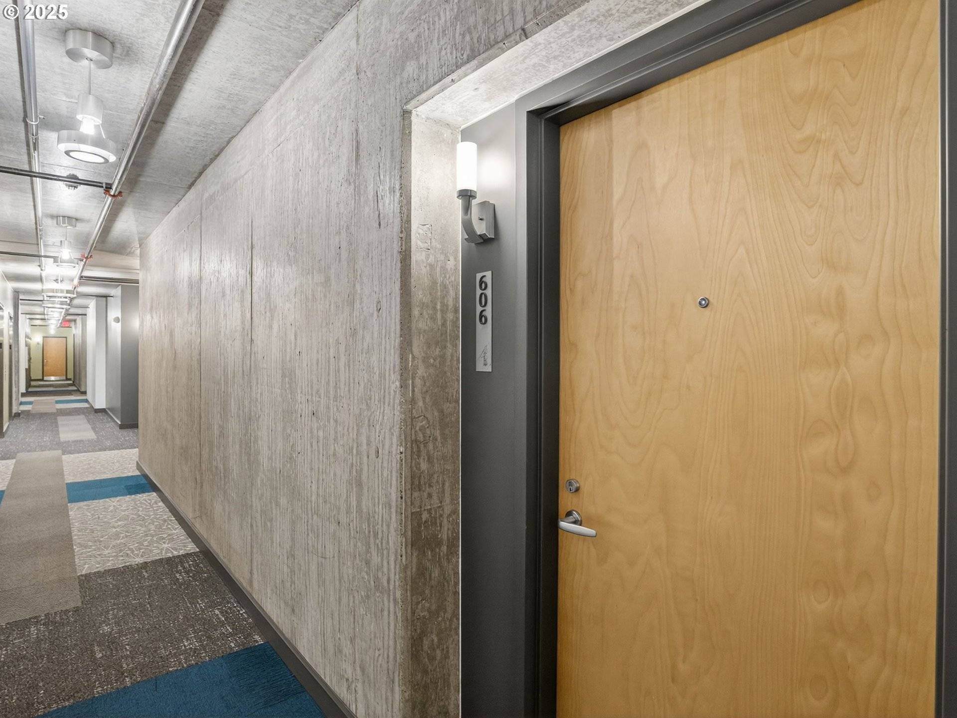 Portland, OR 97209,1926 W BURNSIDE ST #606