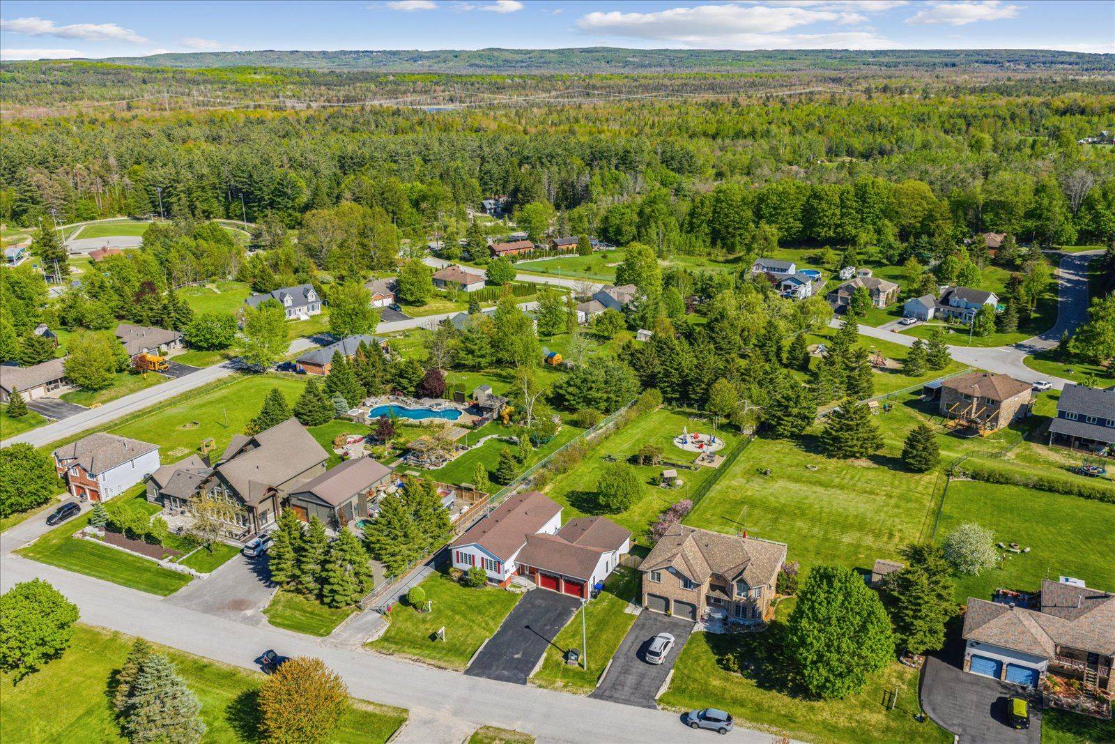 Springwater, ON L0L 1V0,54 Marlow CIR