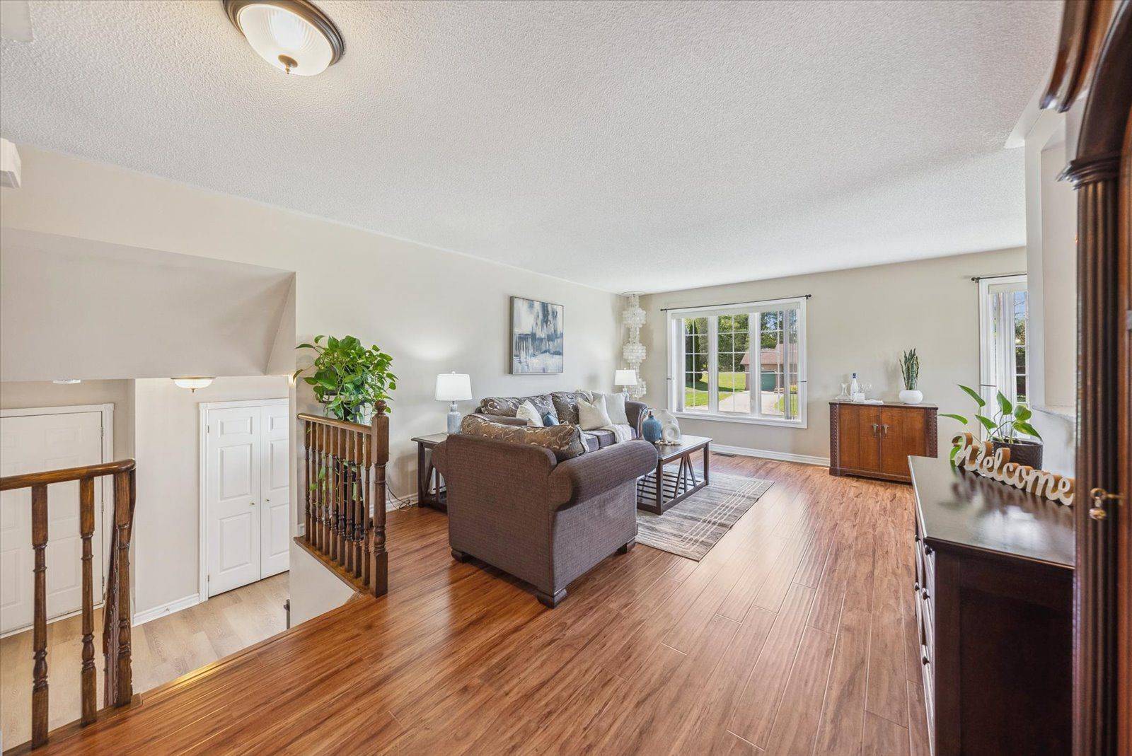 Springwater, ON L0L 1V0,54 Marlow CIR