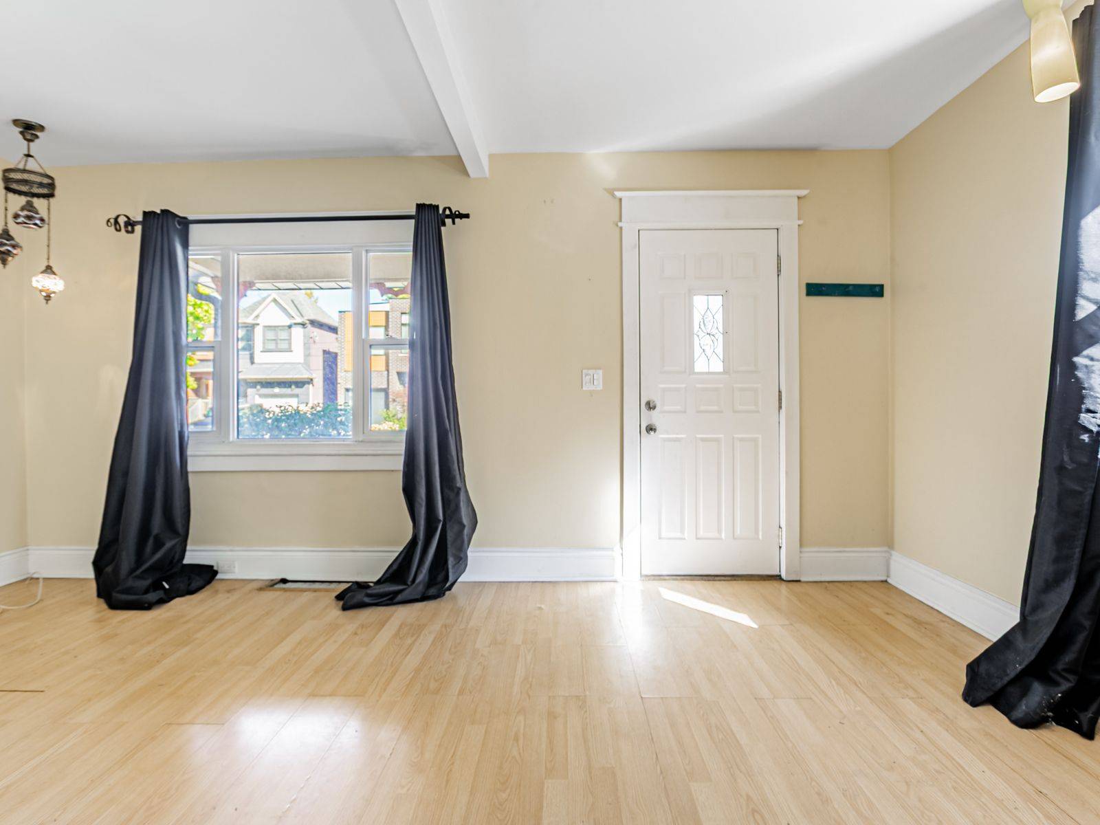 Toronto E03, ON M4C 2P8,7 Holborne AVE