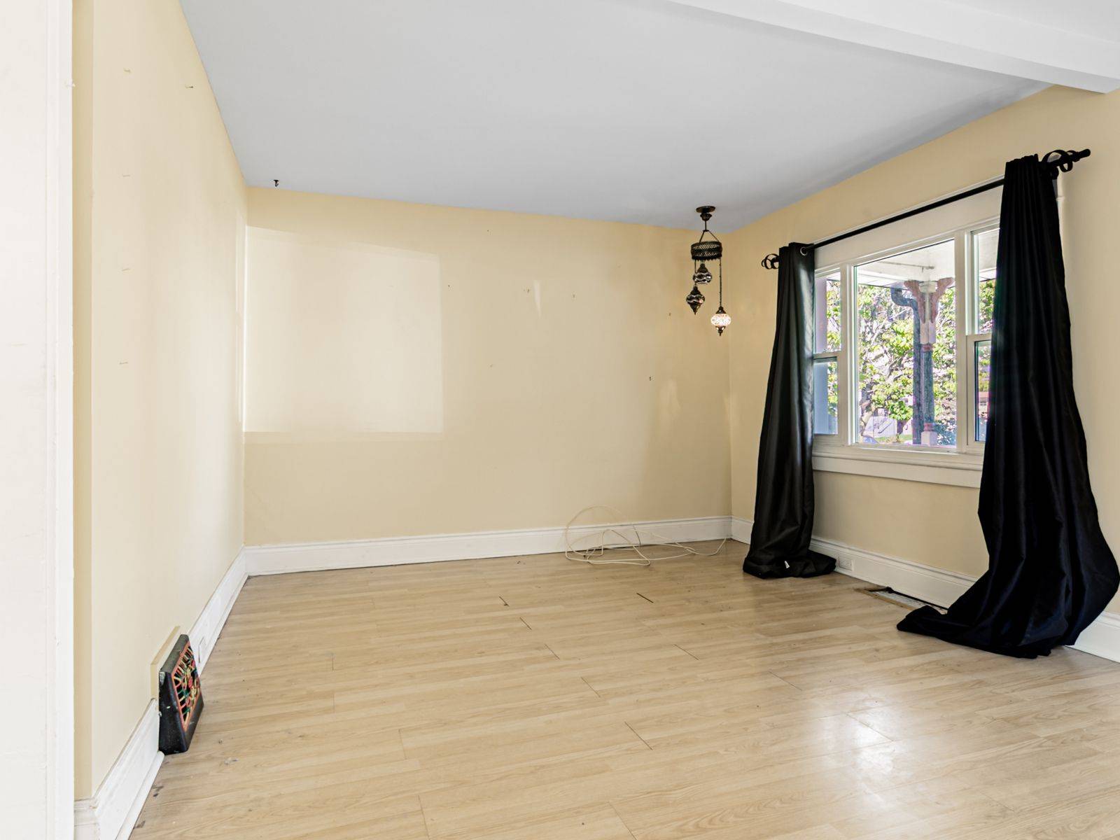 Toronto E03, ON M4C 2P8,7 Holborne AVE