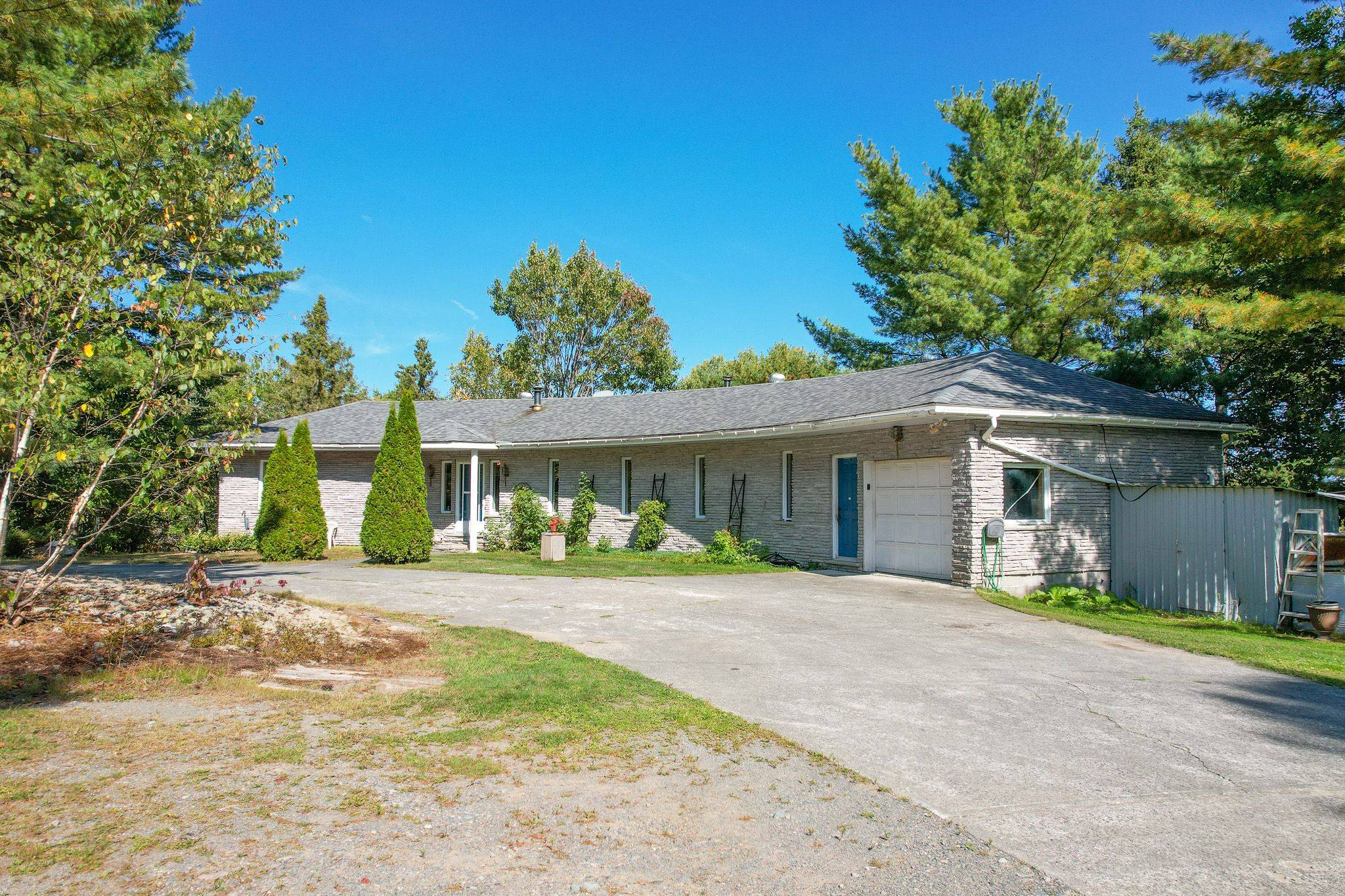 West Nipissing, ON P0H 2N0,860 Deer Lake RD