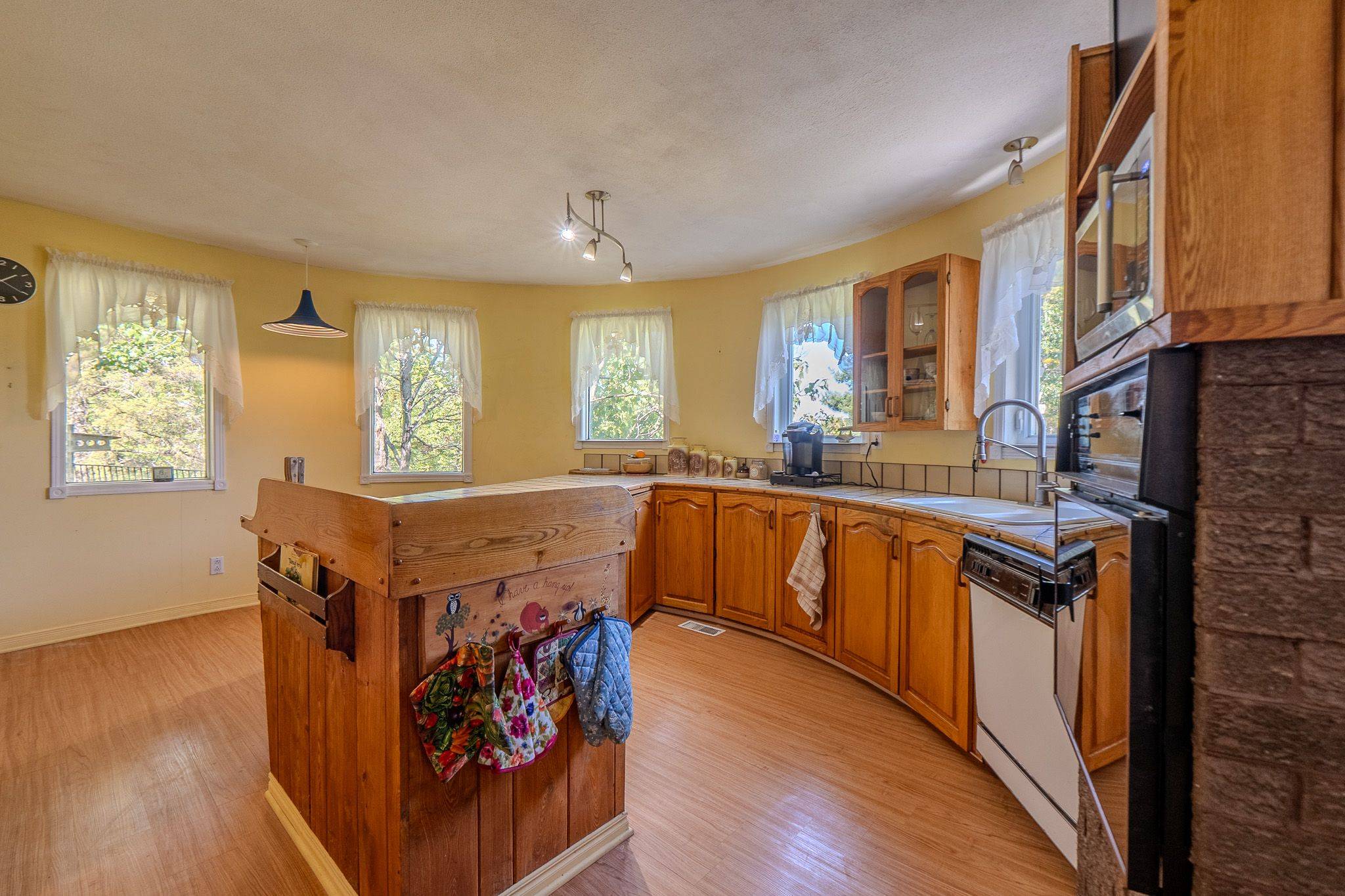 West Nipissing, ON P0H 2N0,860 Deer Lake RD