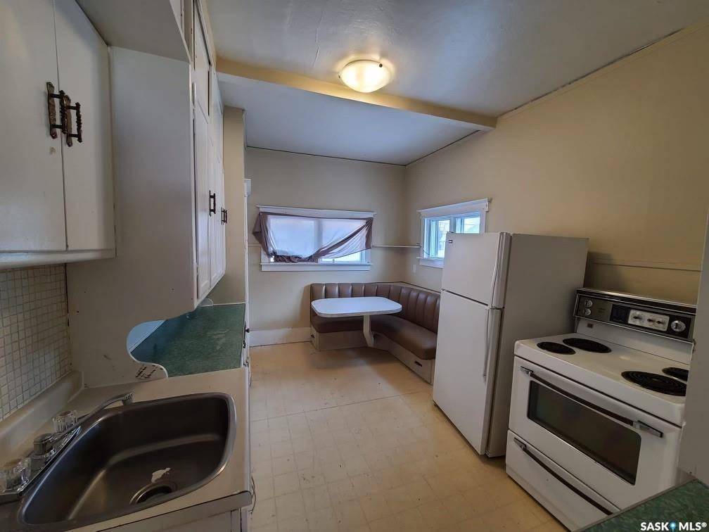 Saskatoon, SK S7M 1W3,322 H AVENUE S