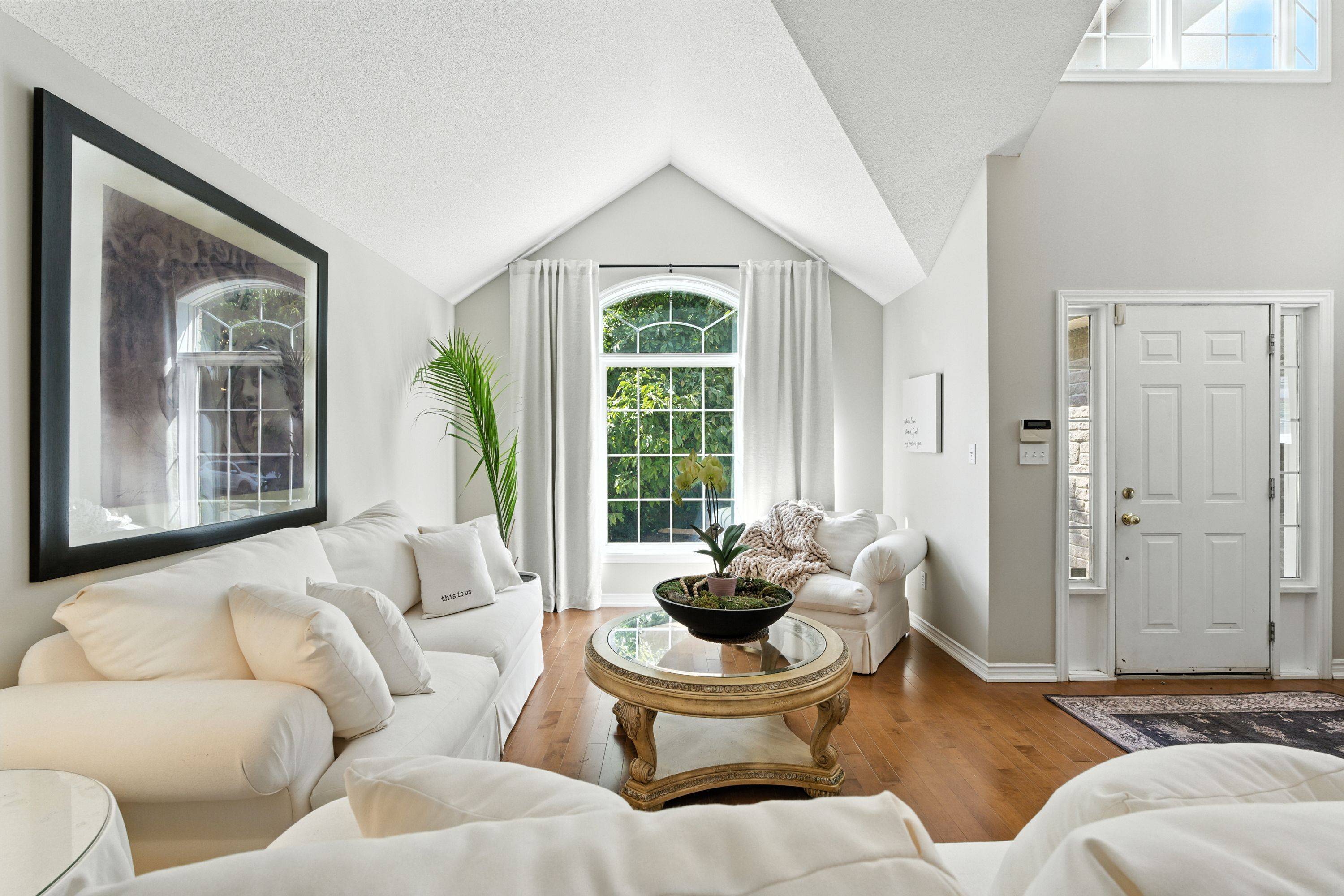 Burlington, ON L7M 4B2,2139 Bushtrail CT