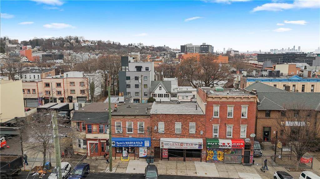 Staten  Island, NY 10304,19-23 Broad ST