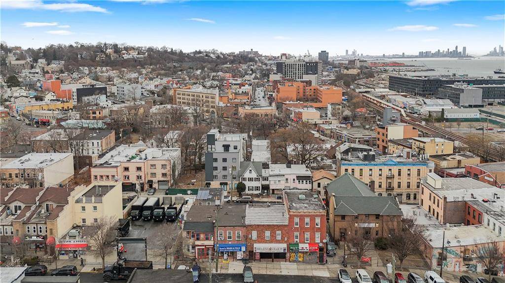 Staten  Island, NY 10304,19-23 Broad ST