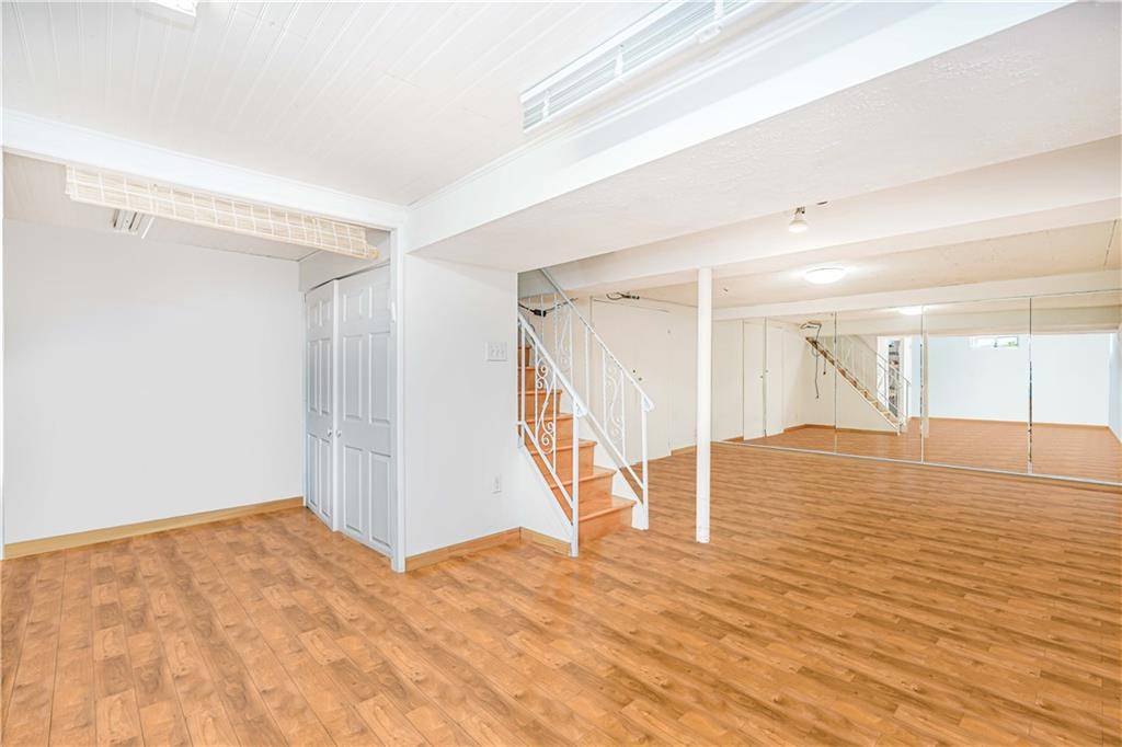 Staten Island, NY 10314,228 Nome AVE