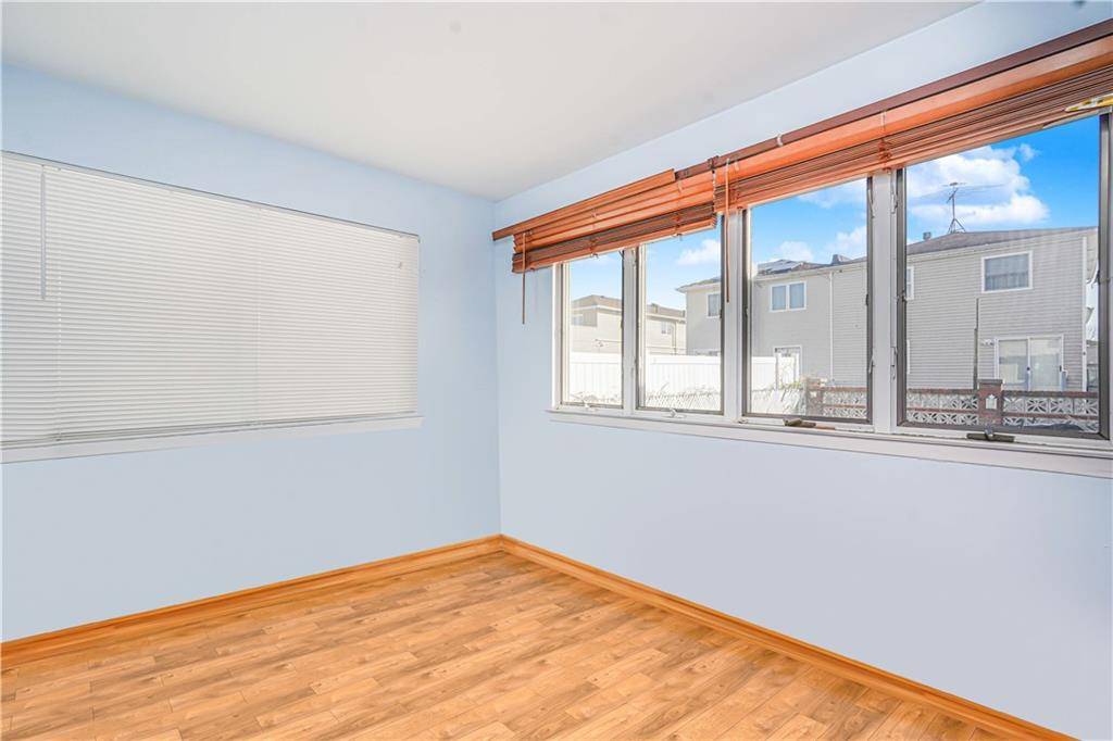 Staten Island, NY 10314,228 Nome AVE