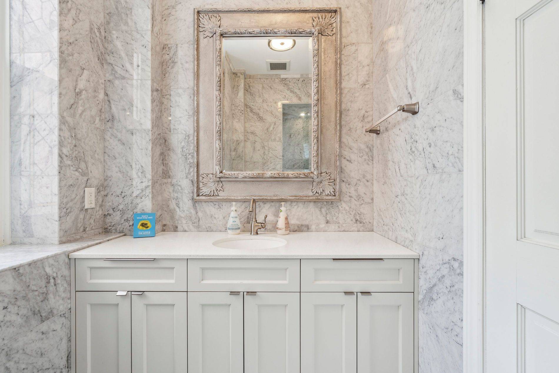 Toronto C08, ON M4Y 2G8,441 Jarvis ST