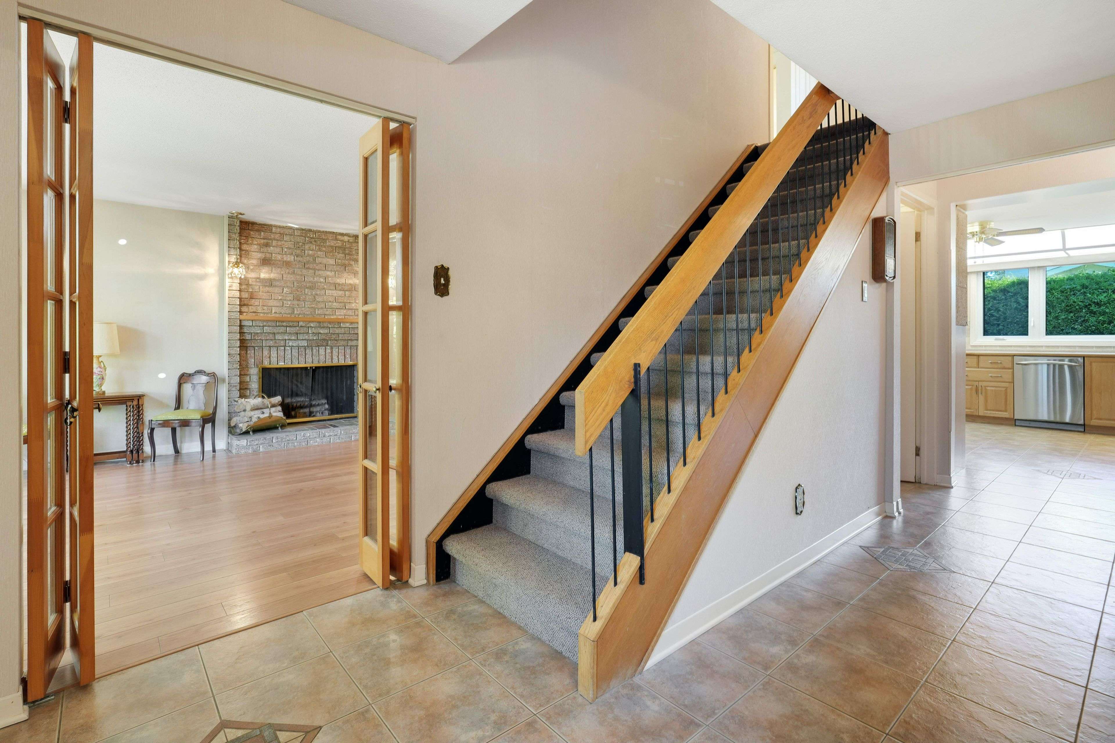 Cityview - Parkwoods Hills - Rideau Shore, ON K2E 6A6,1 Northview RD