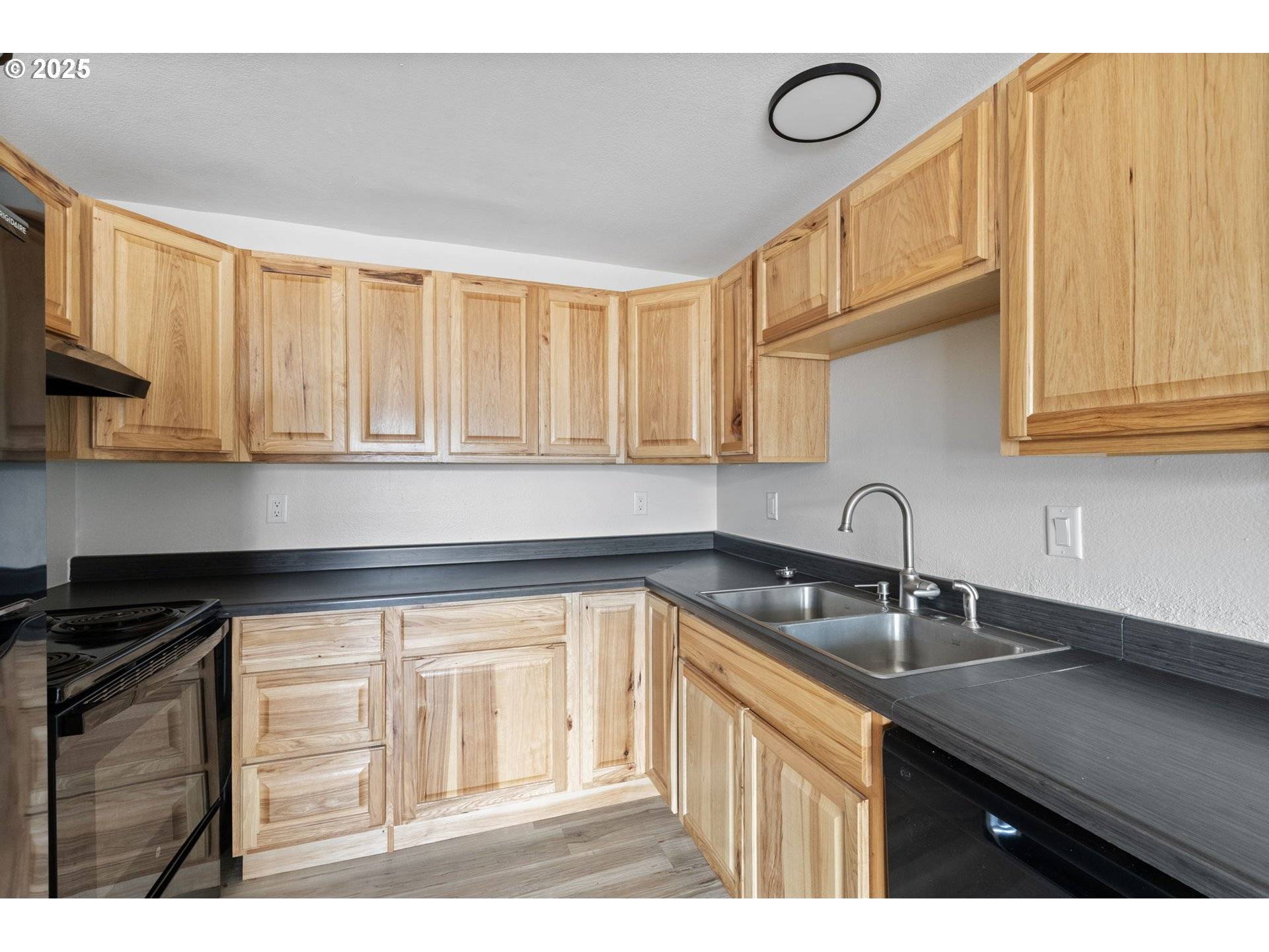 Springfield, OR 97478,351 40TH ST