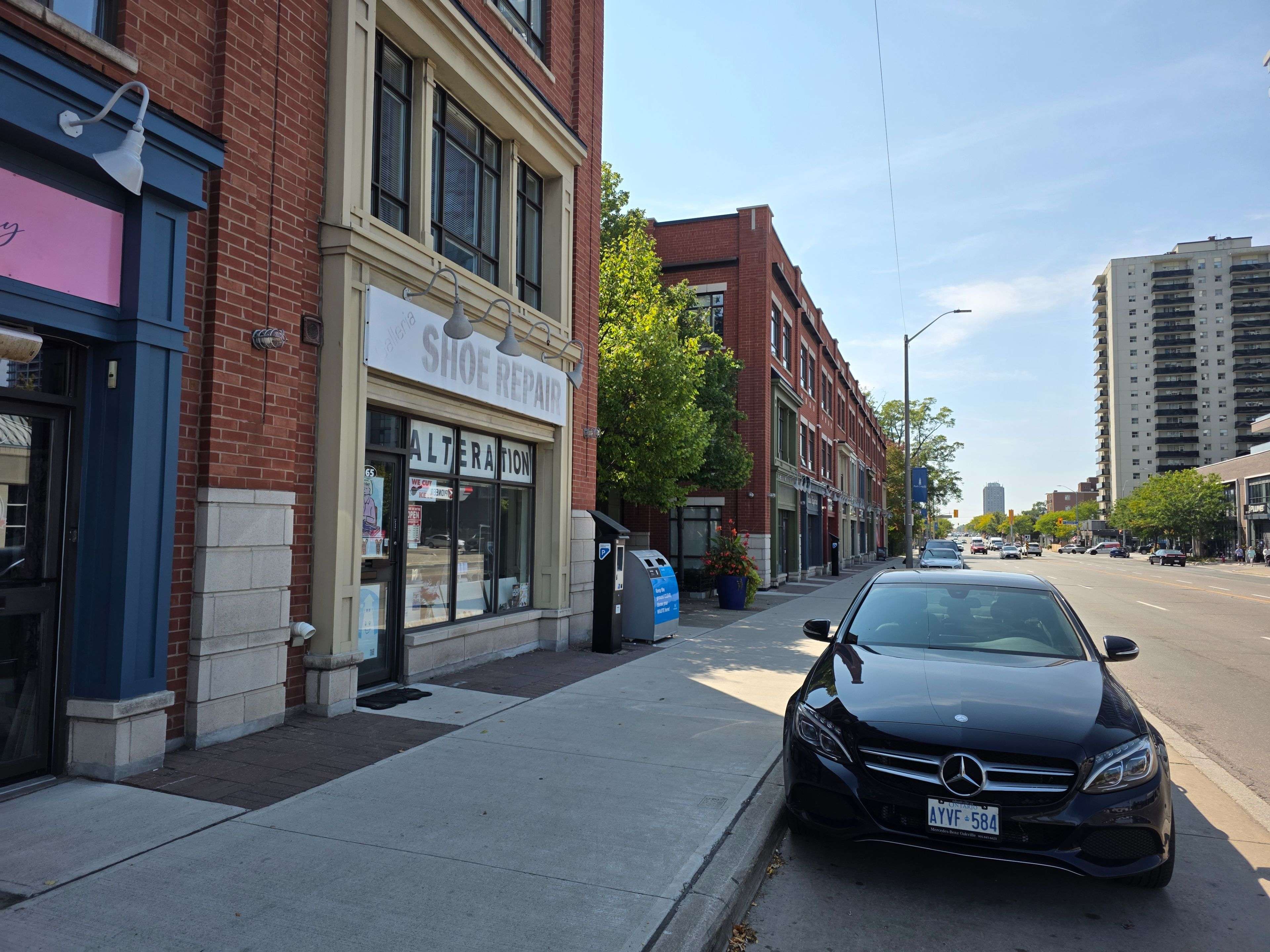 165 Lakeshore RD E, Mississauga, ON L5G 4T9