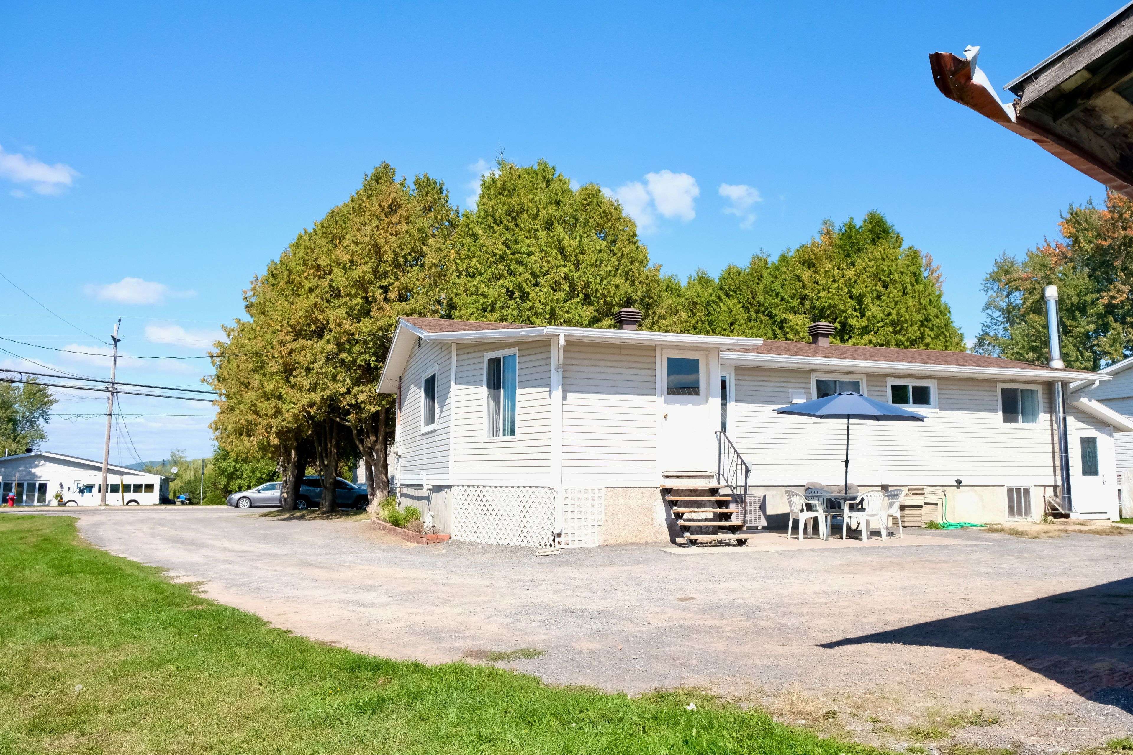 Alfred And Plantagenet, ON K0A 3K0,3010 Rue Principale ST